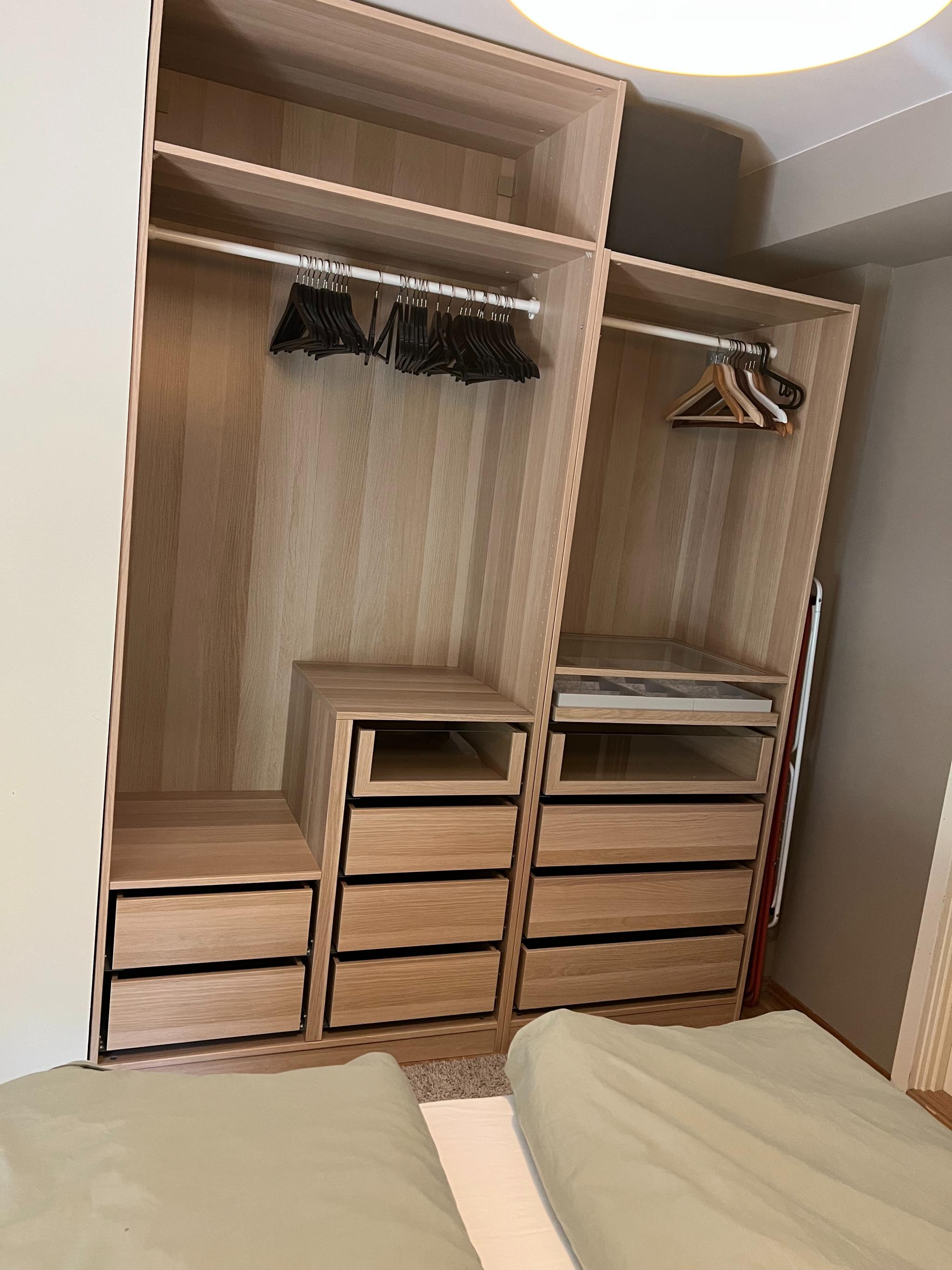 Flott romslig nyinstallert garderobe 