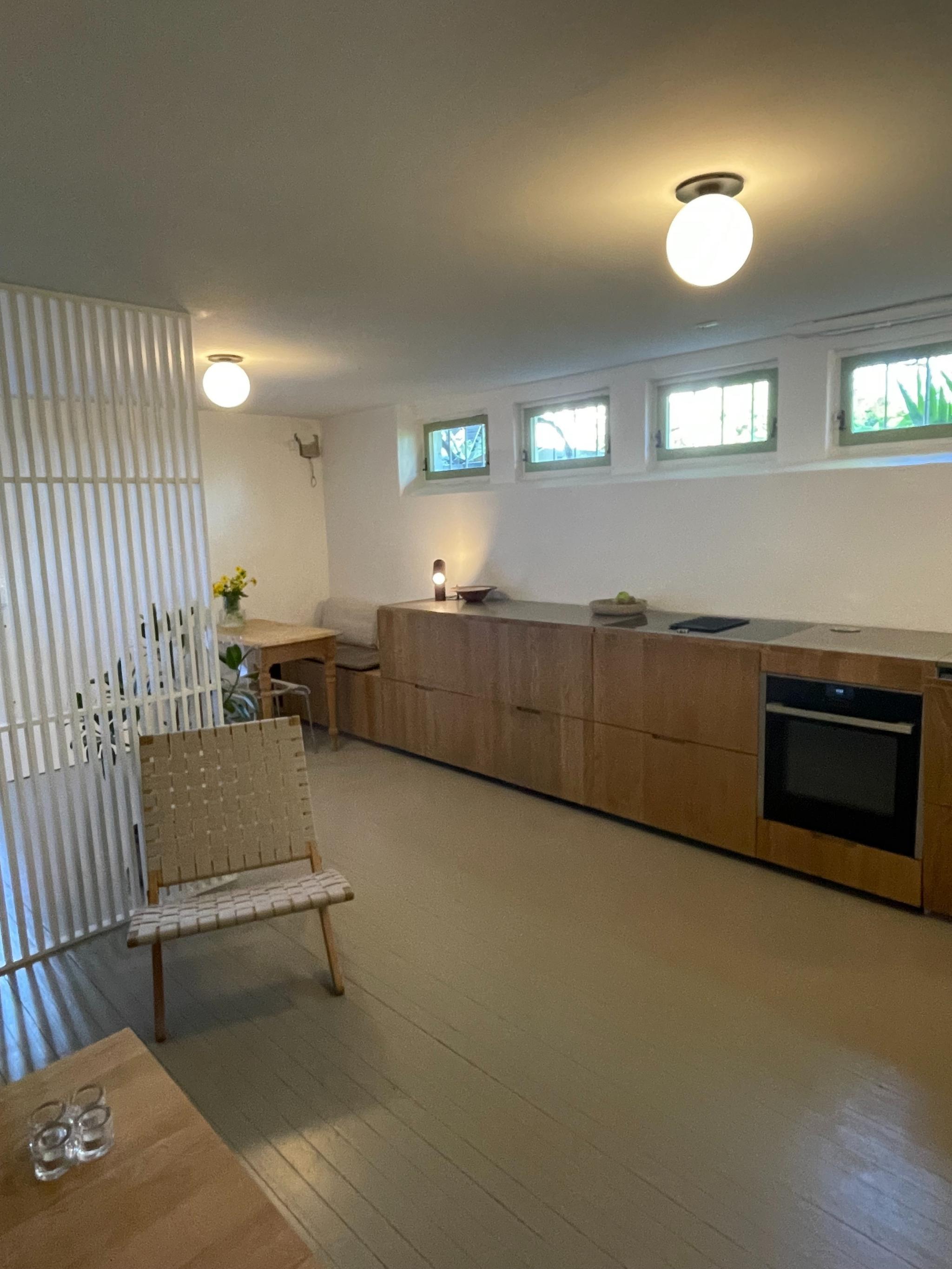 Sonedeling med spilevegg.