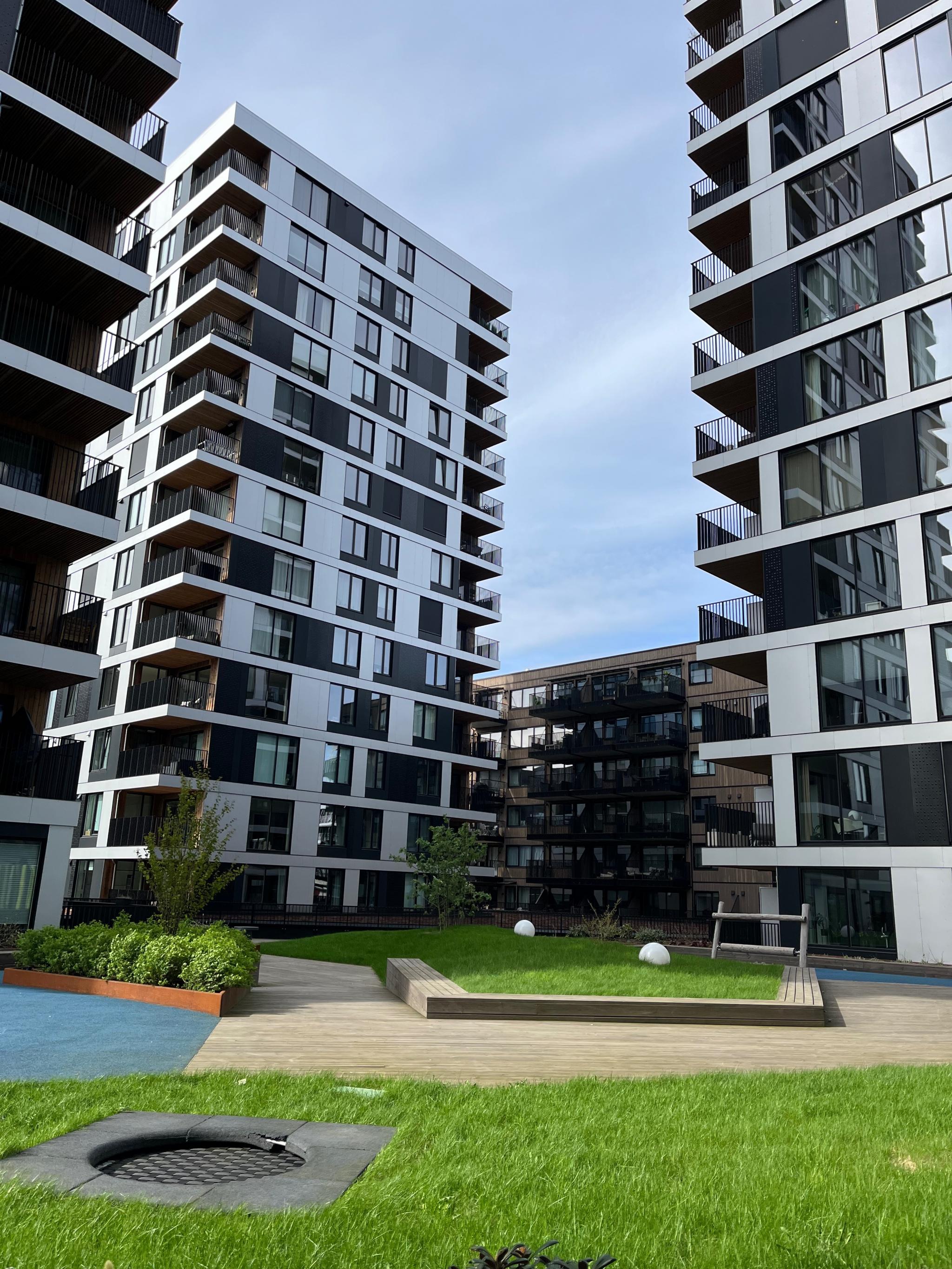 Uteområdet, bilde tatt fra privat terasse