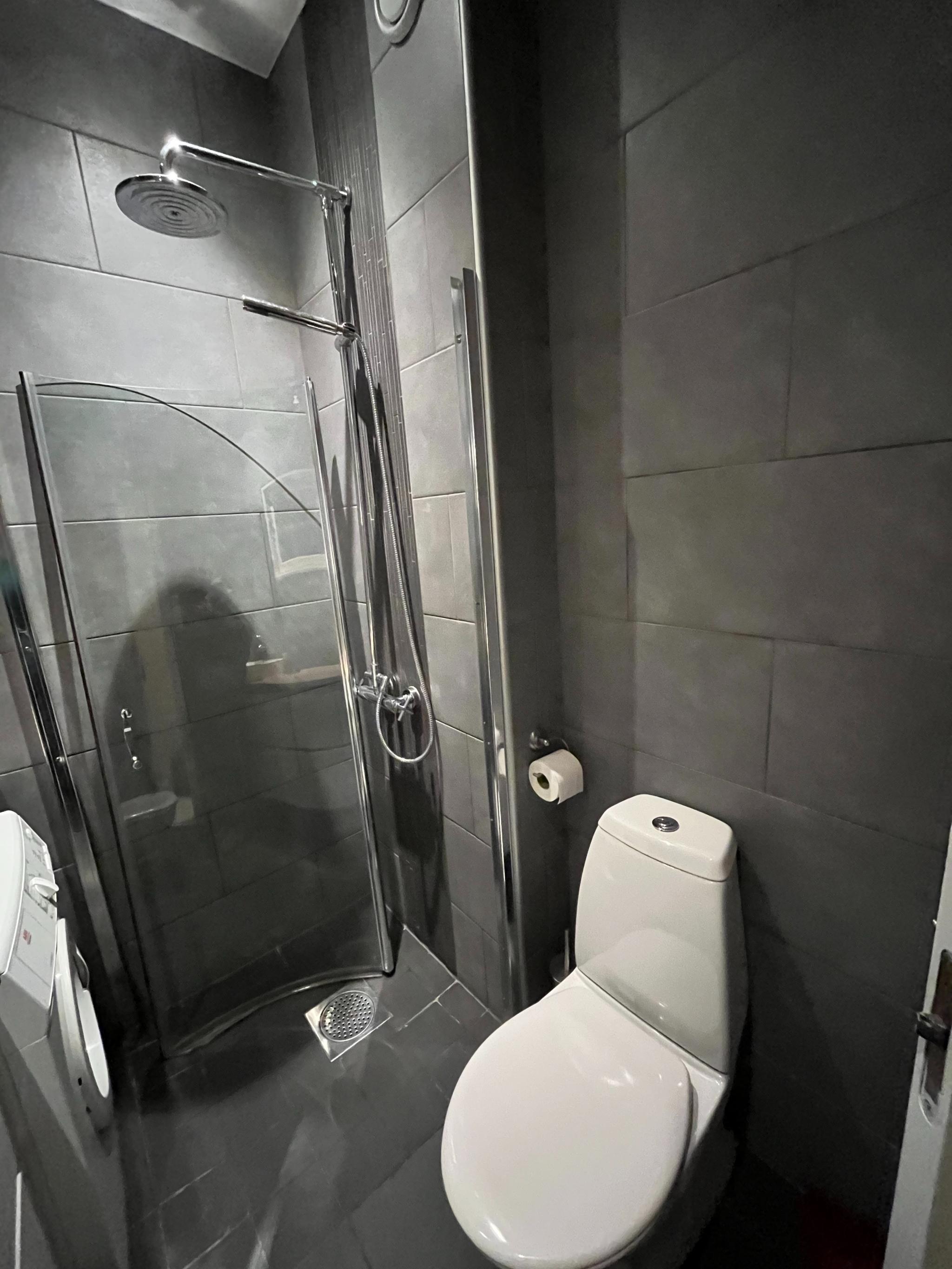 Bad - dusj med glassdører