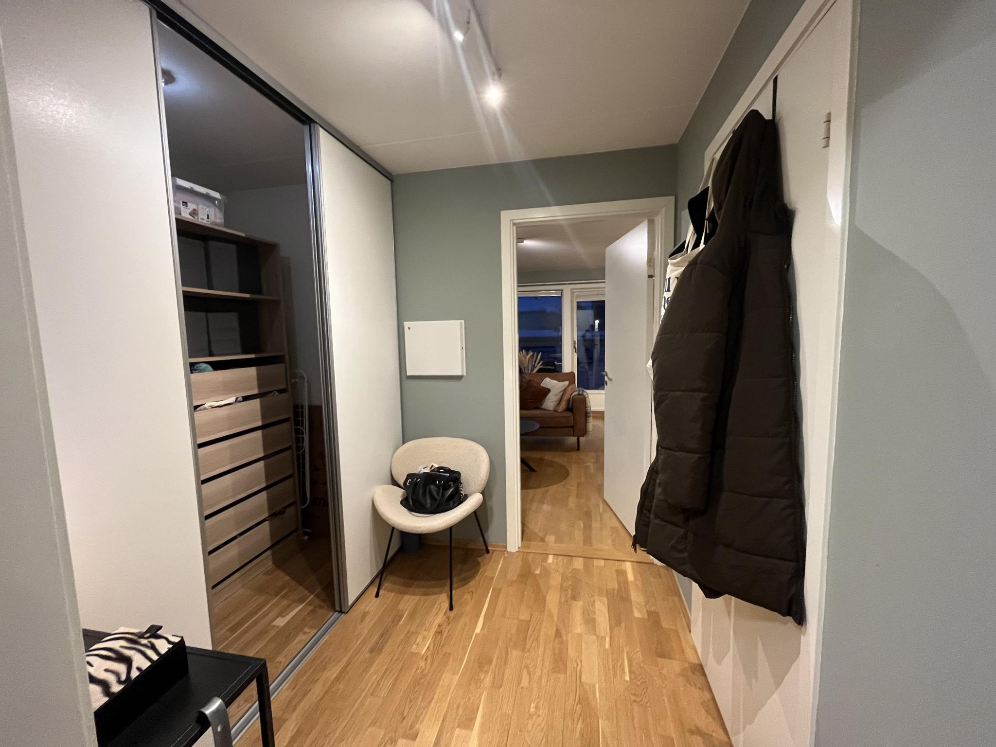 Gang med gode oppbevaringsløsninger 