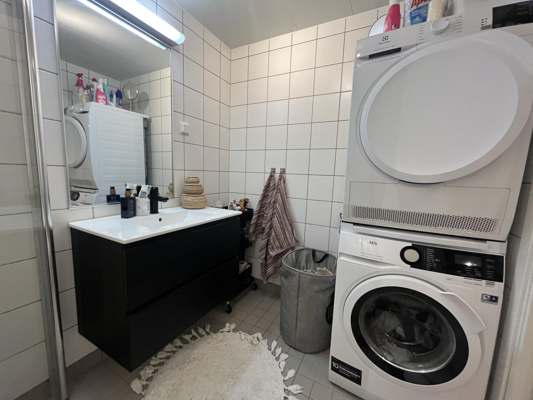 Oppvaskmaskin og tørketrommel inkludert