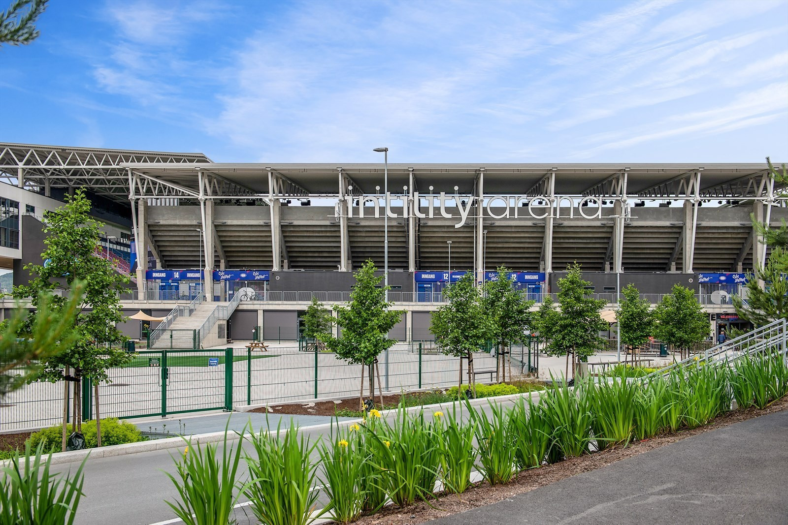 Det er kort vei til Intility Arena er en fotballstadion til eliteserielaget Vålerenga Fotball.