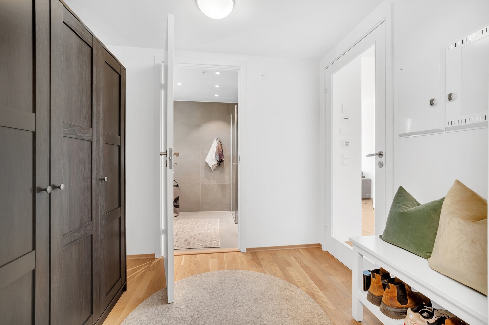 Med leiligheten medfølger det en romslig bod. Alle bodene ligger i et eget område i kjelleren med låste dører.