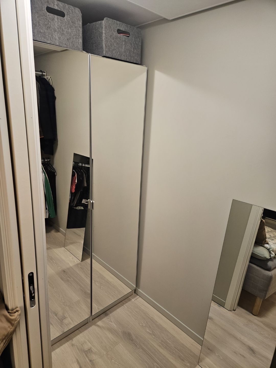 Walk-in closet 