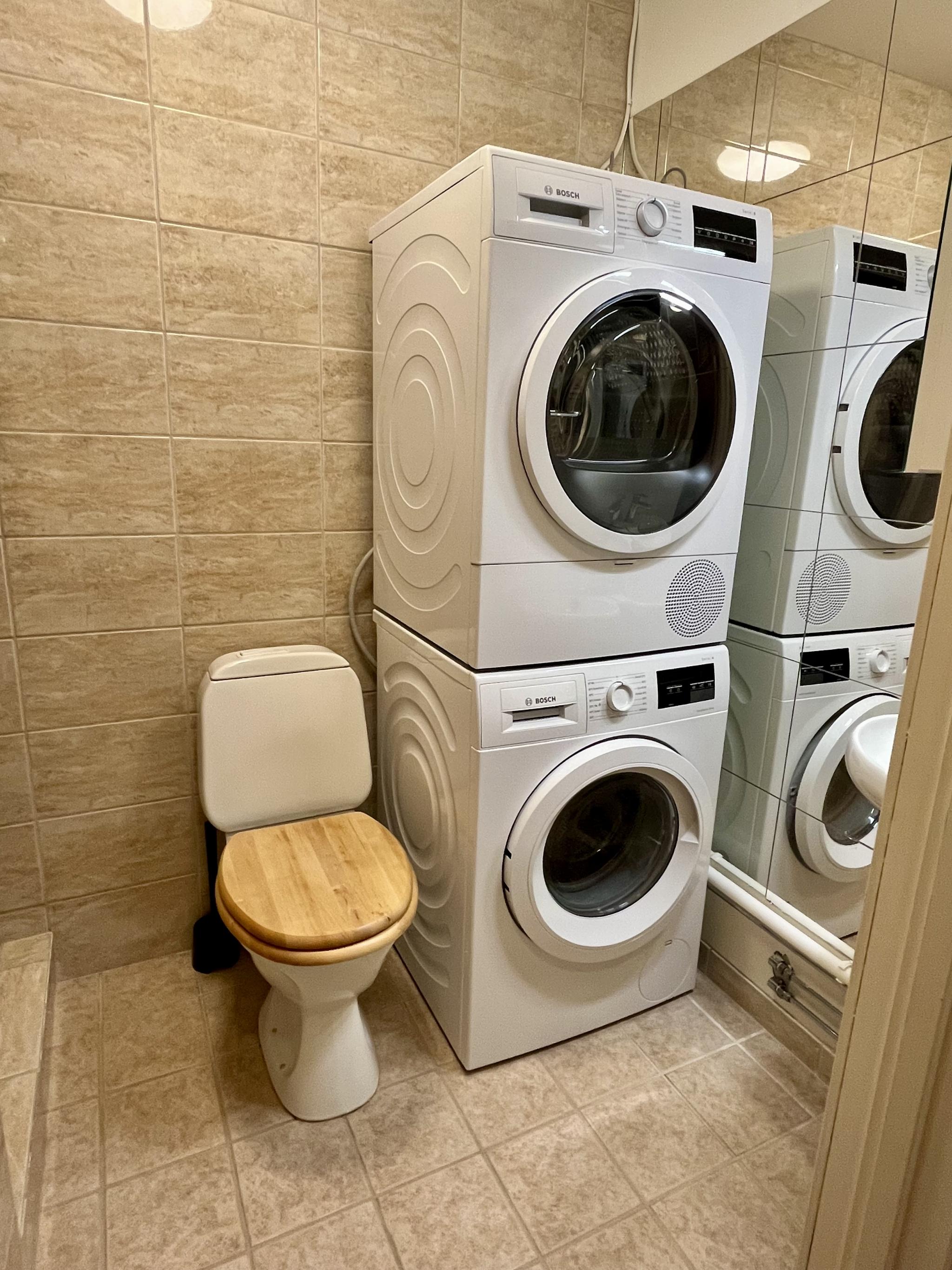 Egen vaskemaskin og tørketrommel. 