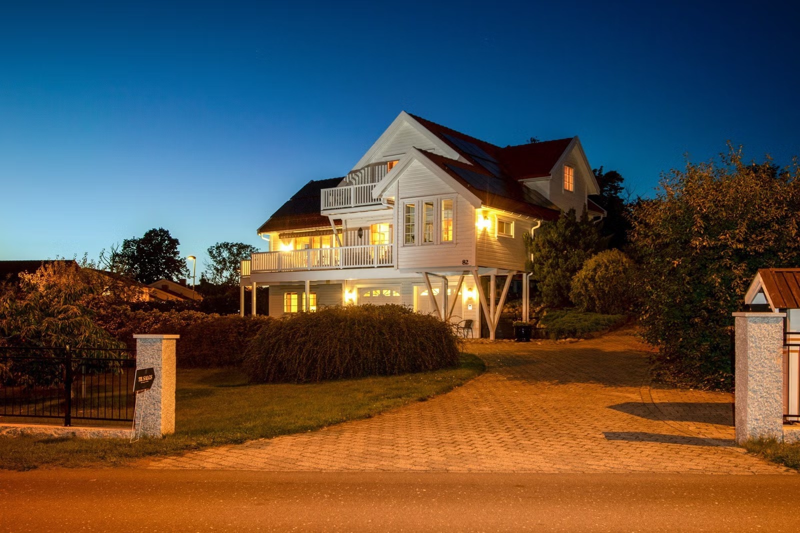 Kveldsbildet, hele huset