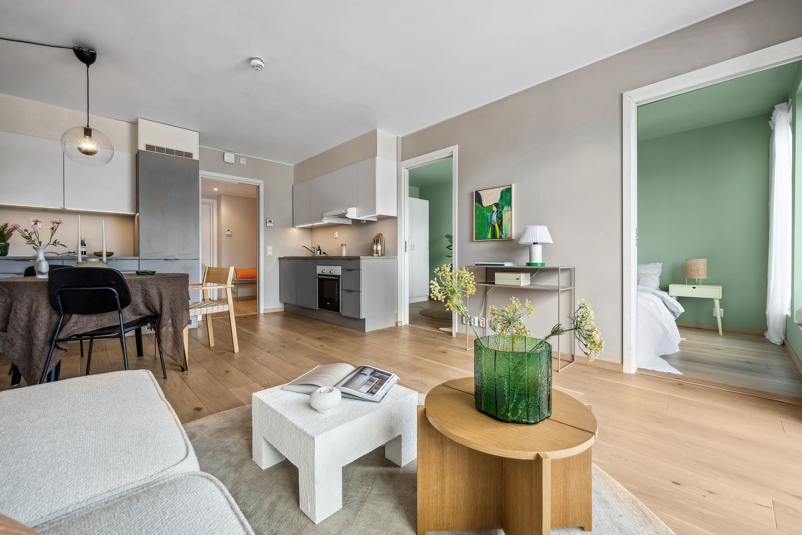 Stue/kjøkken
*møbler for illustrasjon, leies umøblert