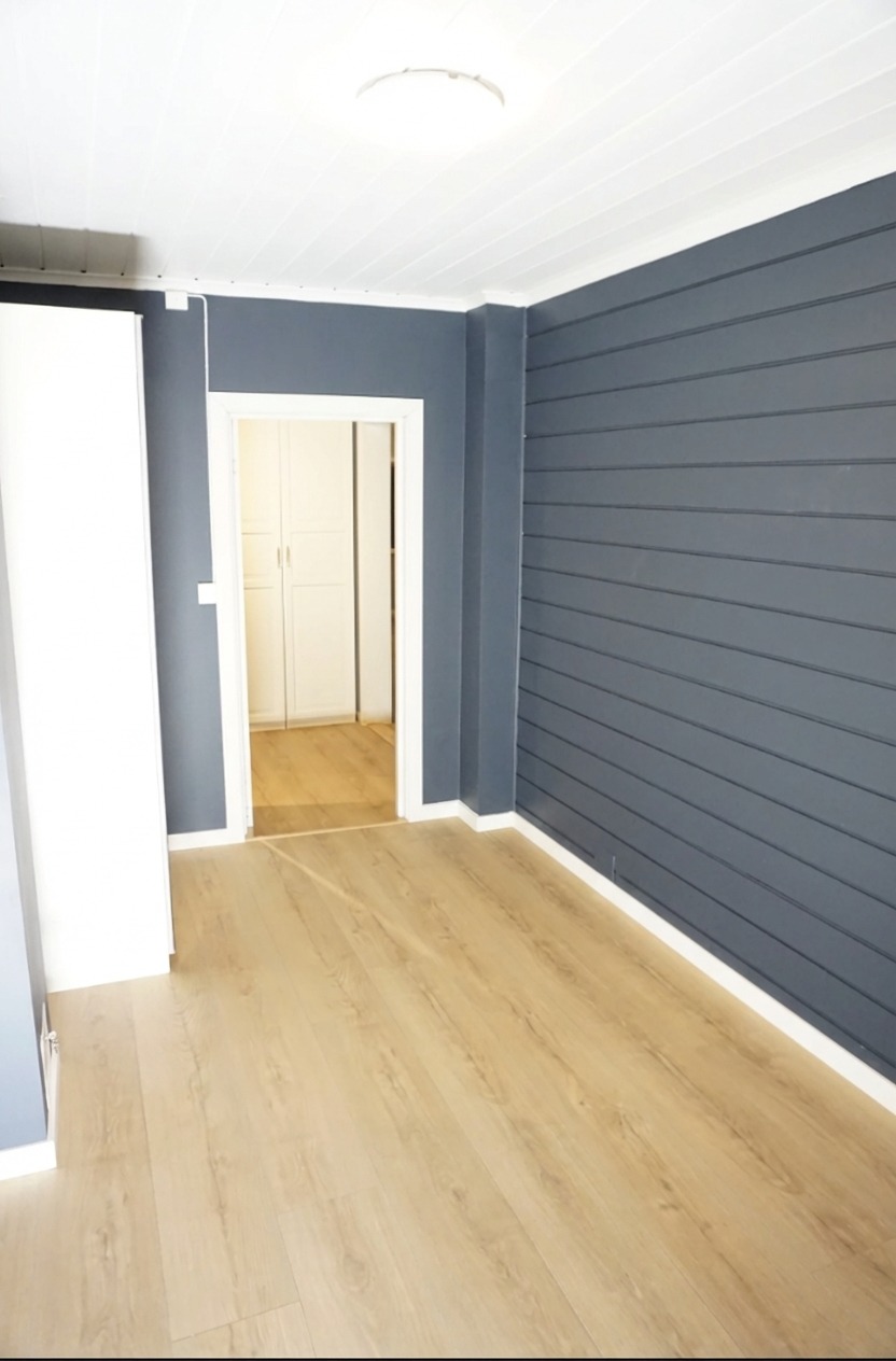 Soverom 1 sett ut mot gang