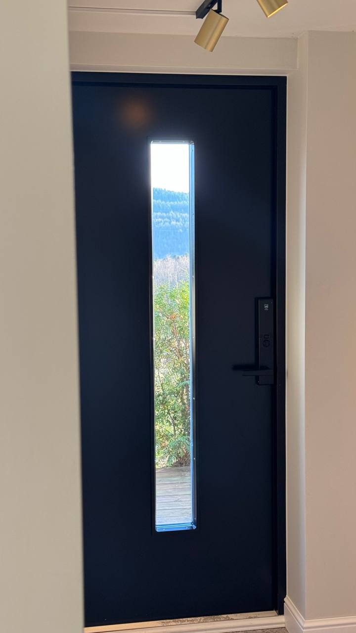 Inngangsdør med kodelås 