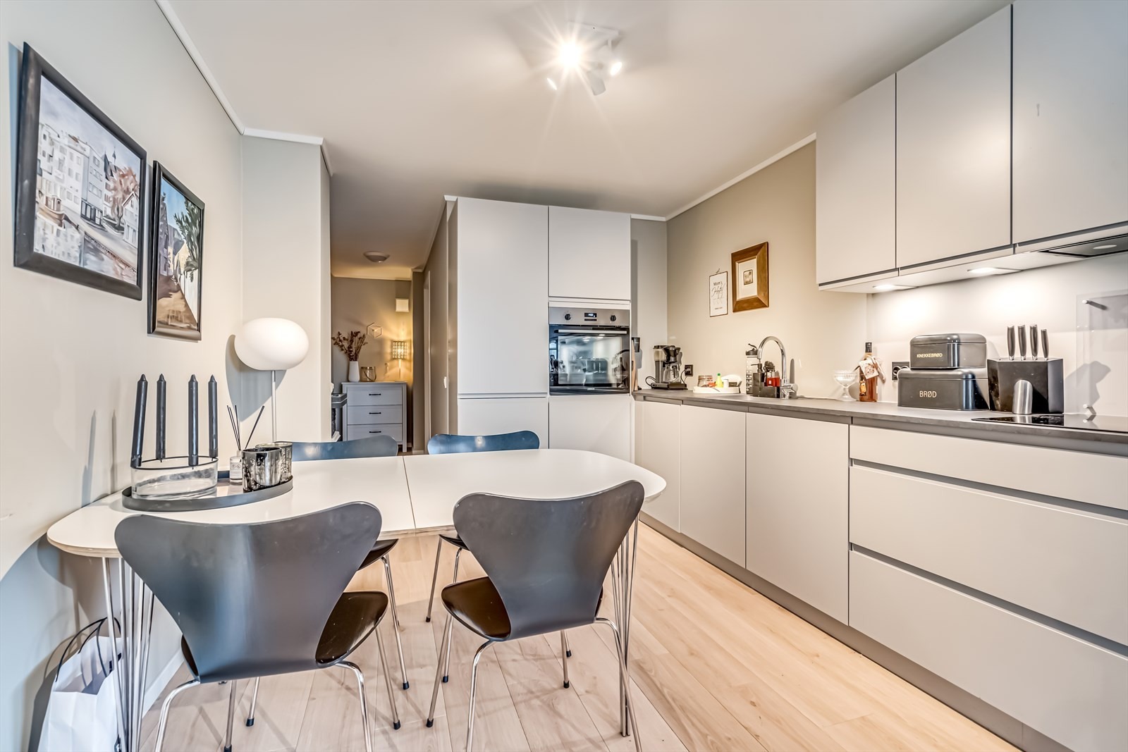 Moderne kjøkken med god plass