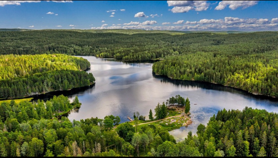 Østensjøvannet i nærheten. 