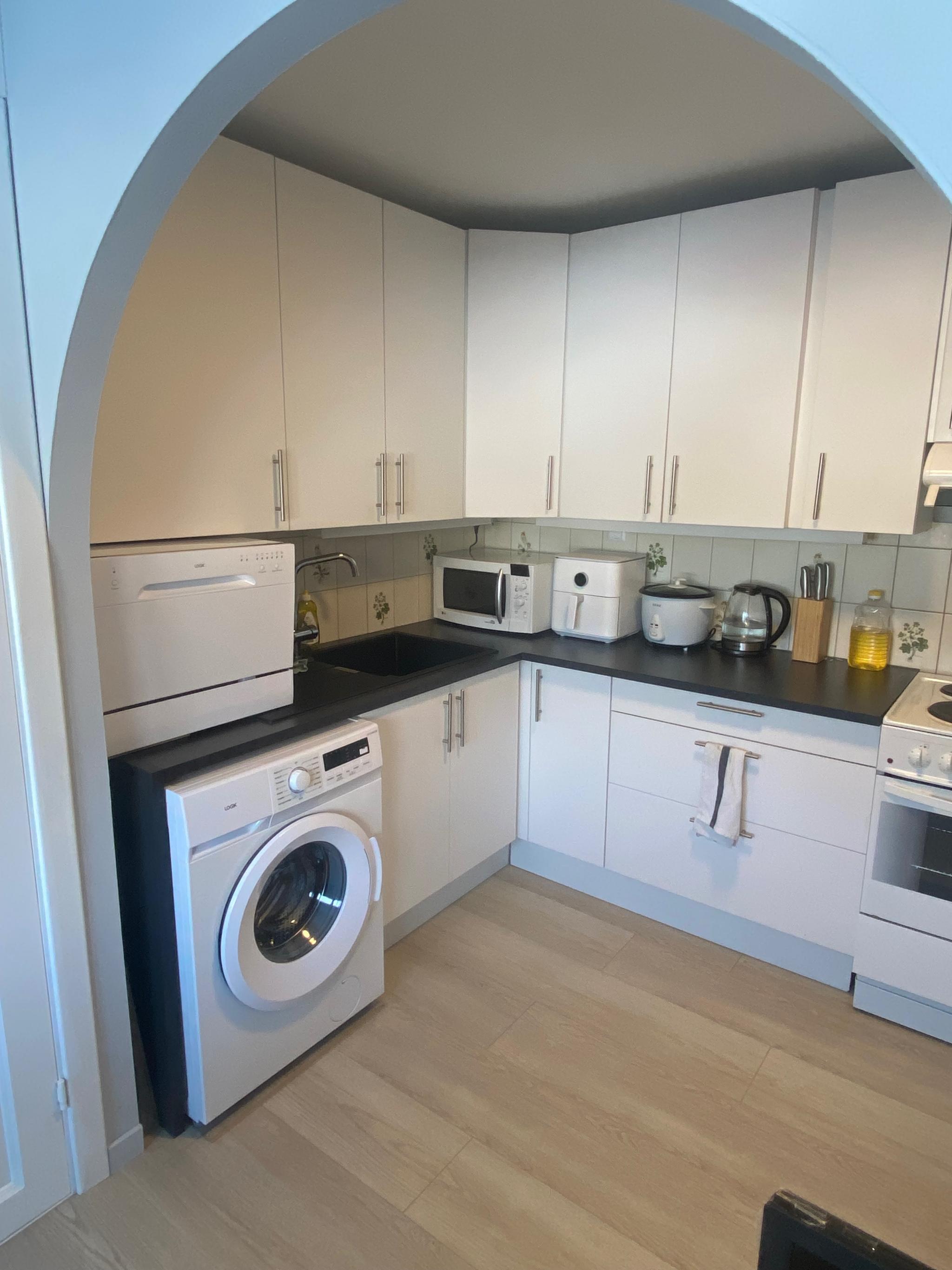 Ferdig utstyrt kjøkken, kjøkkeninnredning fra 2024 (felles)