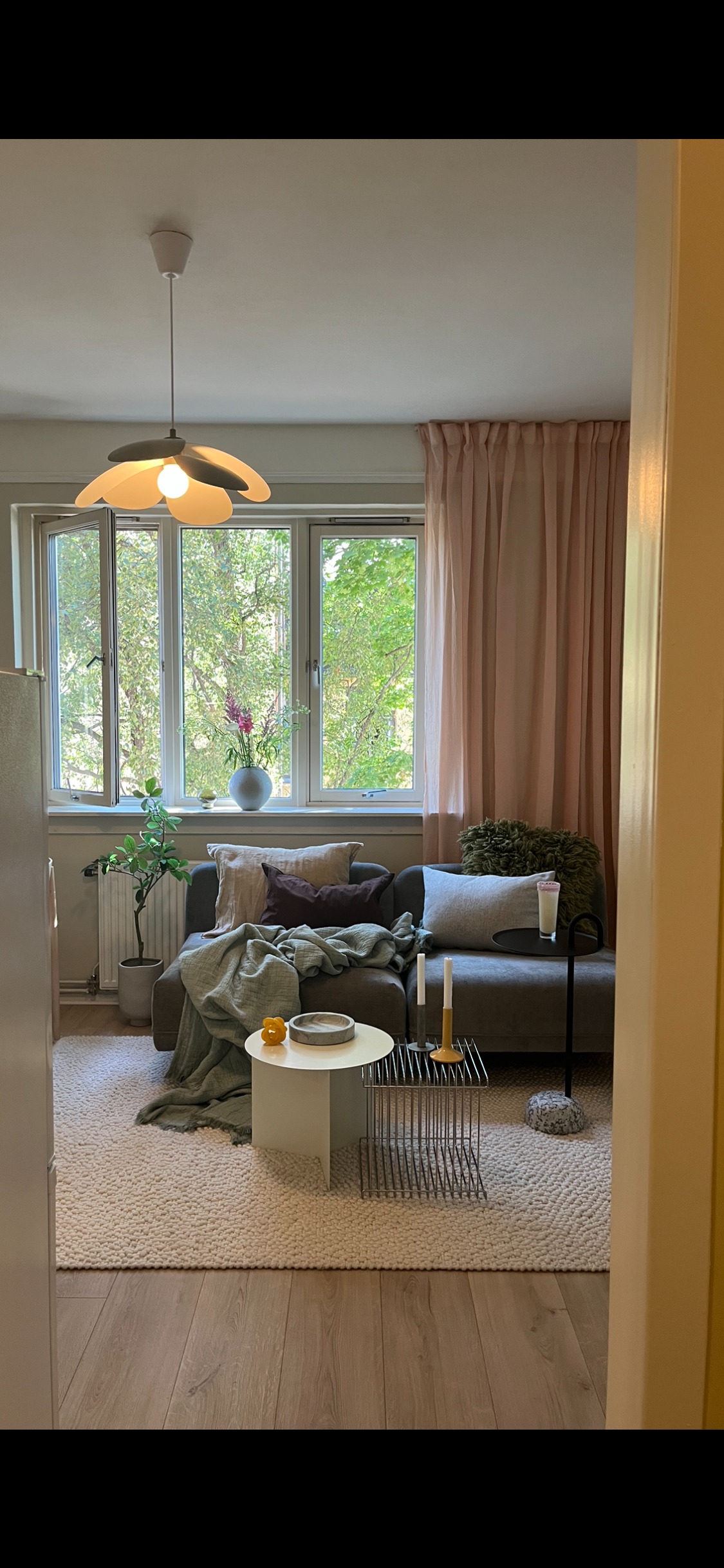 Koselig 1-roms leilighet på Torshov vendt mot stille bakgård. Møblene følger ikke med, kun visningsbilder som gir en idé om hvordan du kan innrede