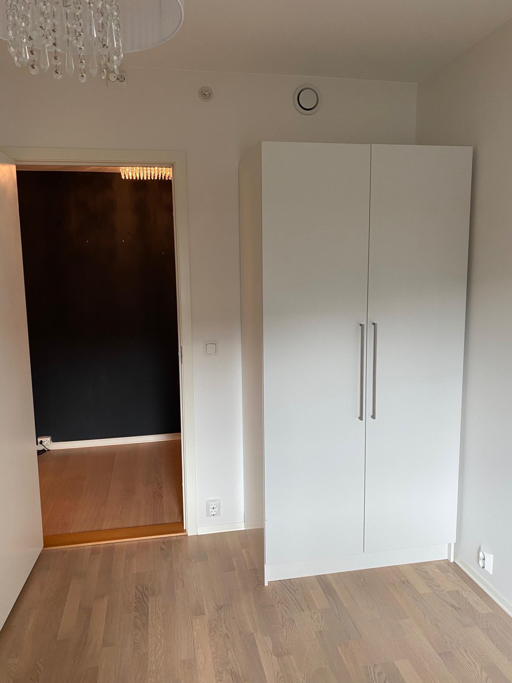 Soverom 1, garderobeskap