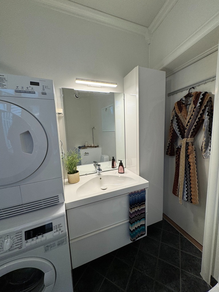 Stort og romslig bad