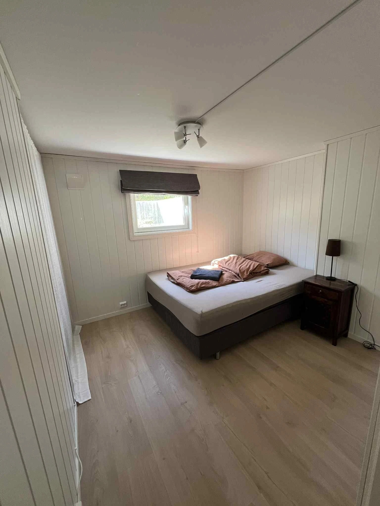 Soverom 1  m/ varmekabler