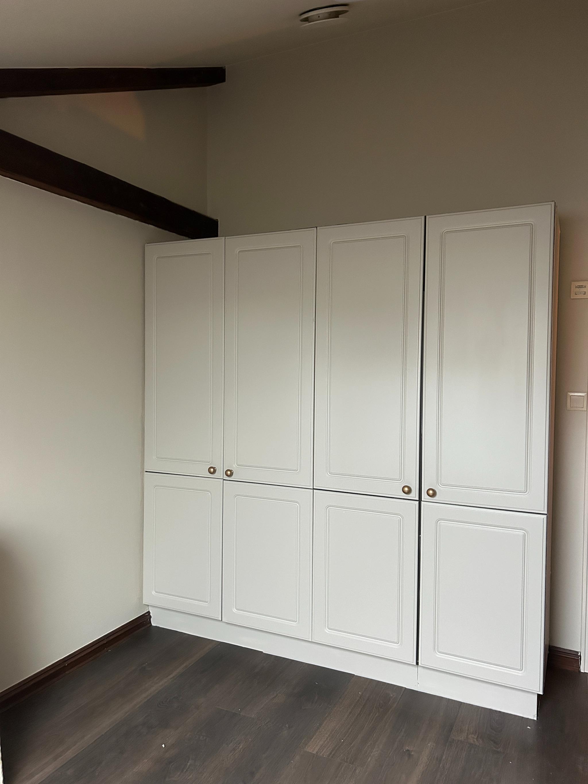 Soverom 2 med garderobeskap