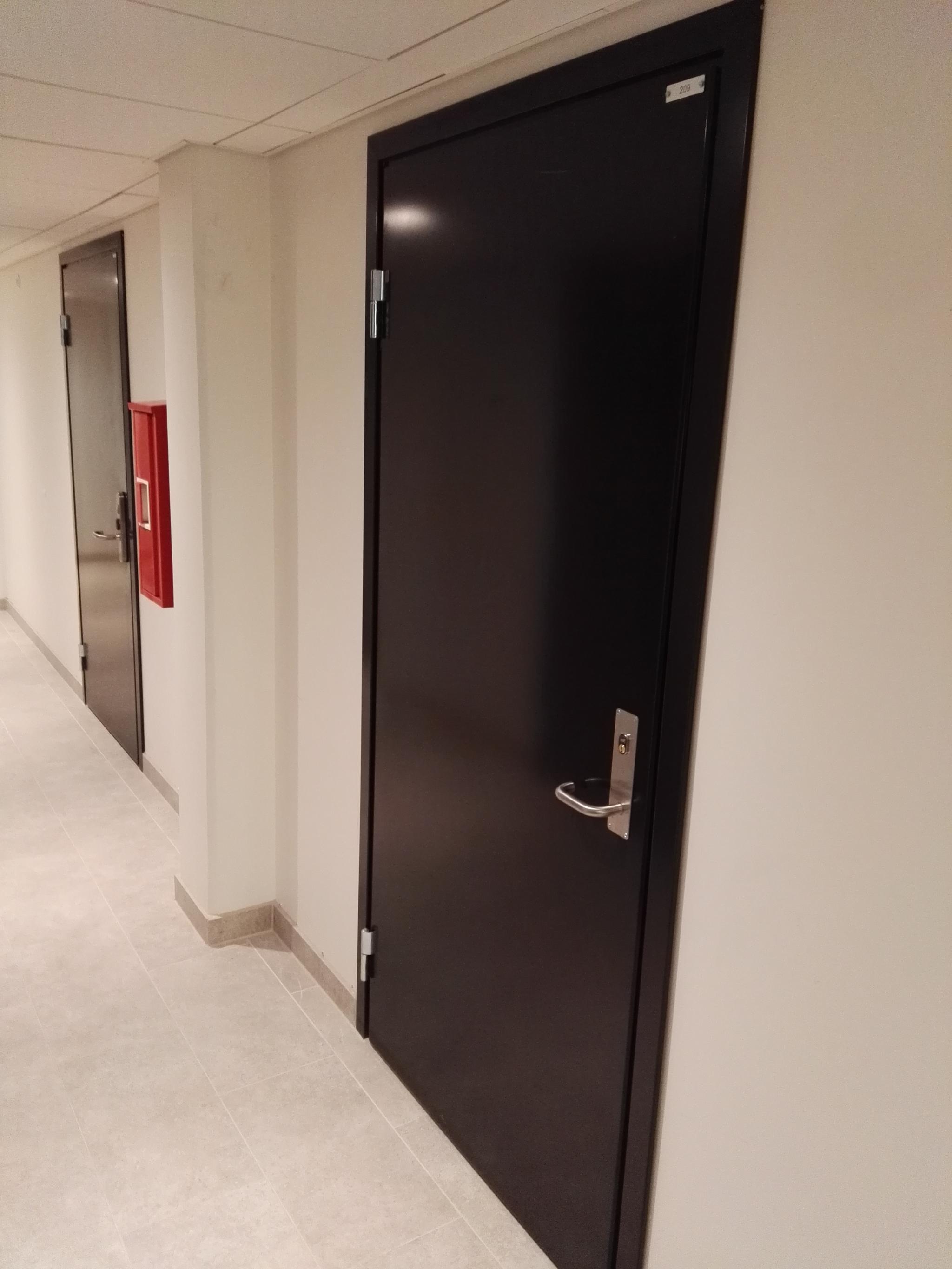 Bod med nøkkellås uten innsyn