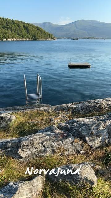 Fin badeplass like nedenfor leiligheten