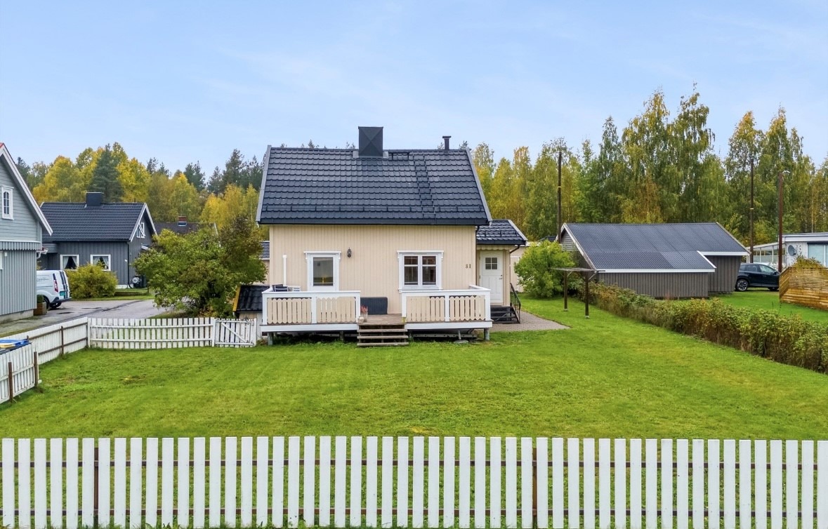 Fasade Hus m/hage