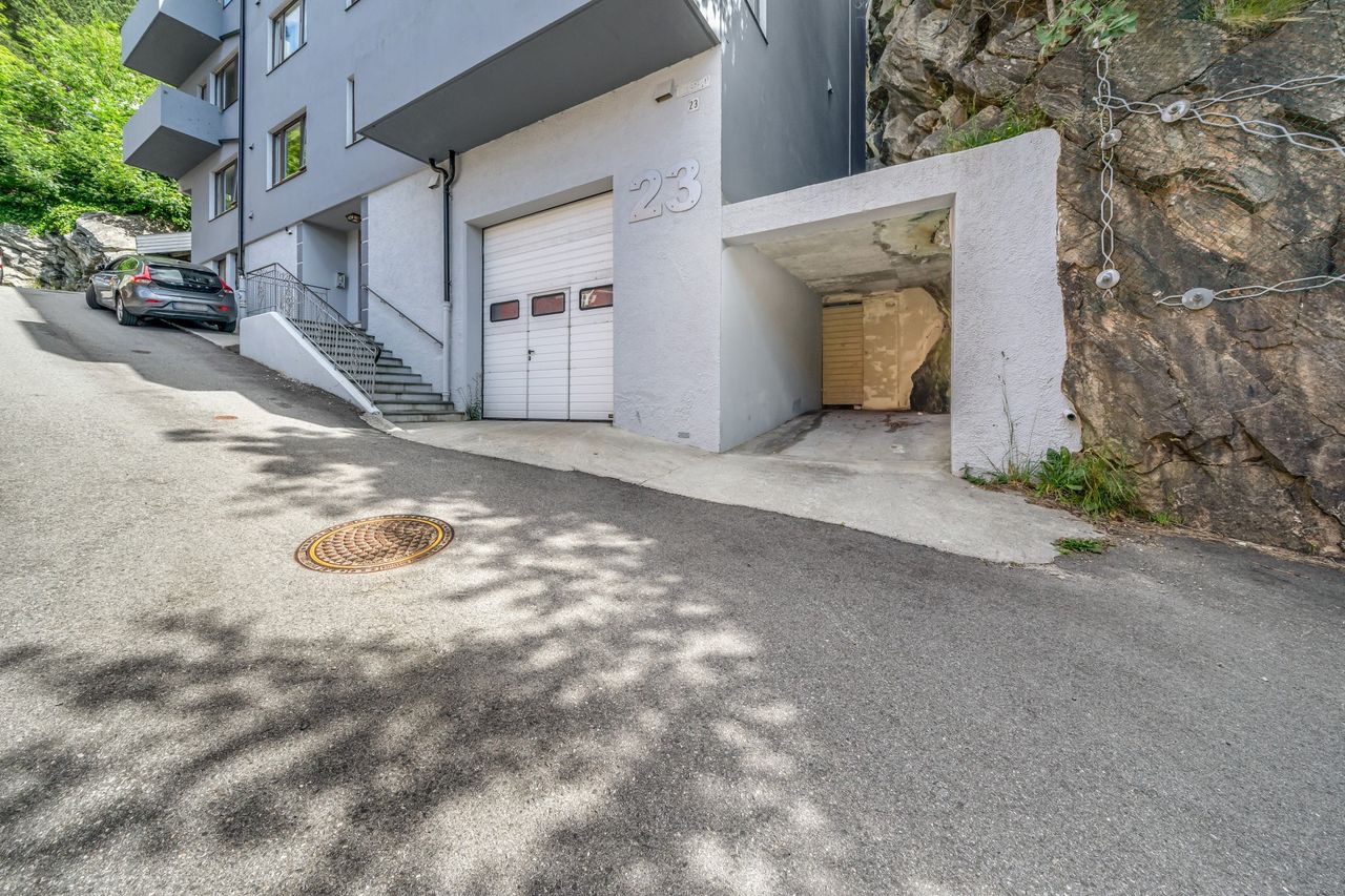 Carport, kan også stå på langs utenfor