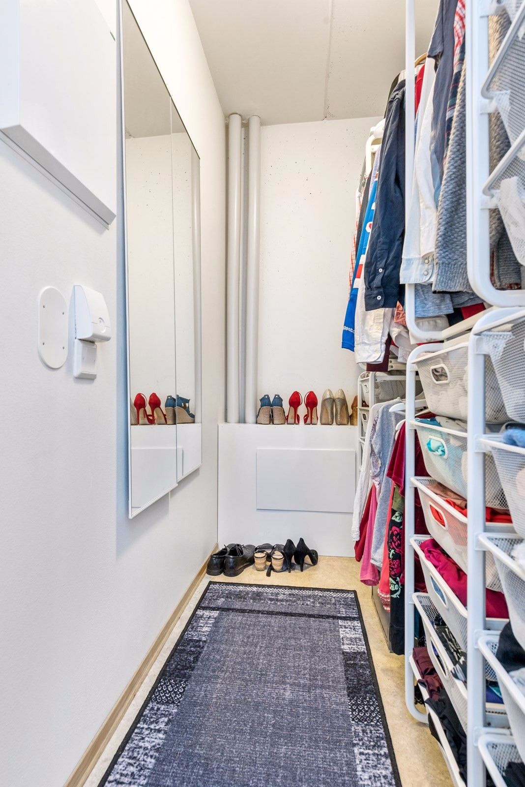 Innvendig bod. Kan benyttes som walk-in-closet.