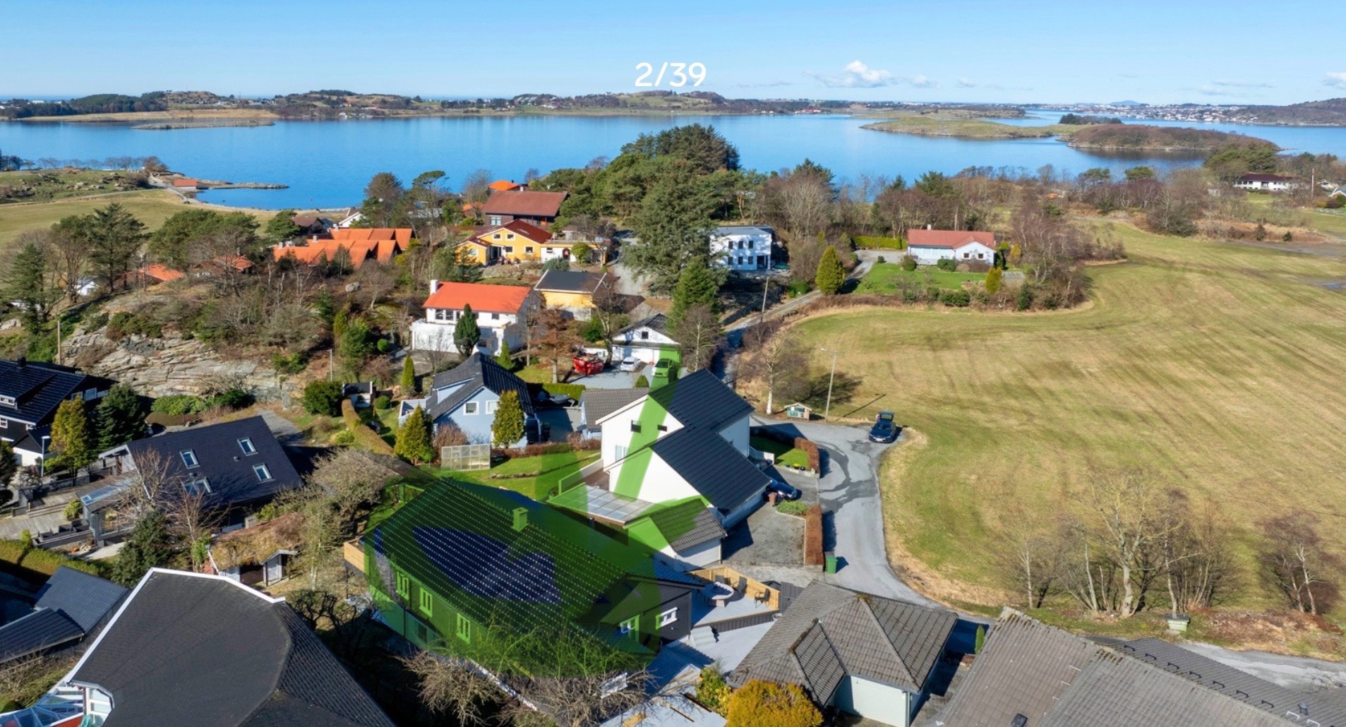 Nært fine turområdet. Landlig, men sentralt i nabolag og kort gåavstand til matbutikk og buss