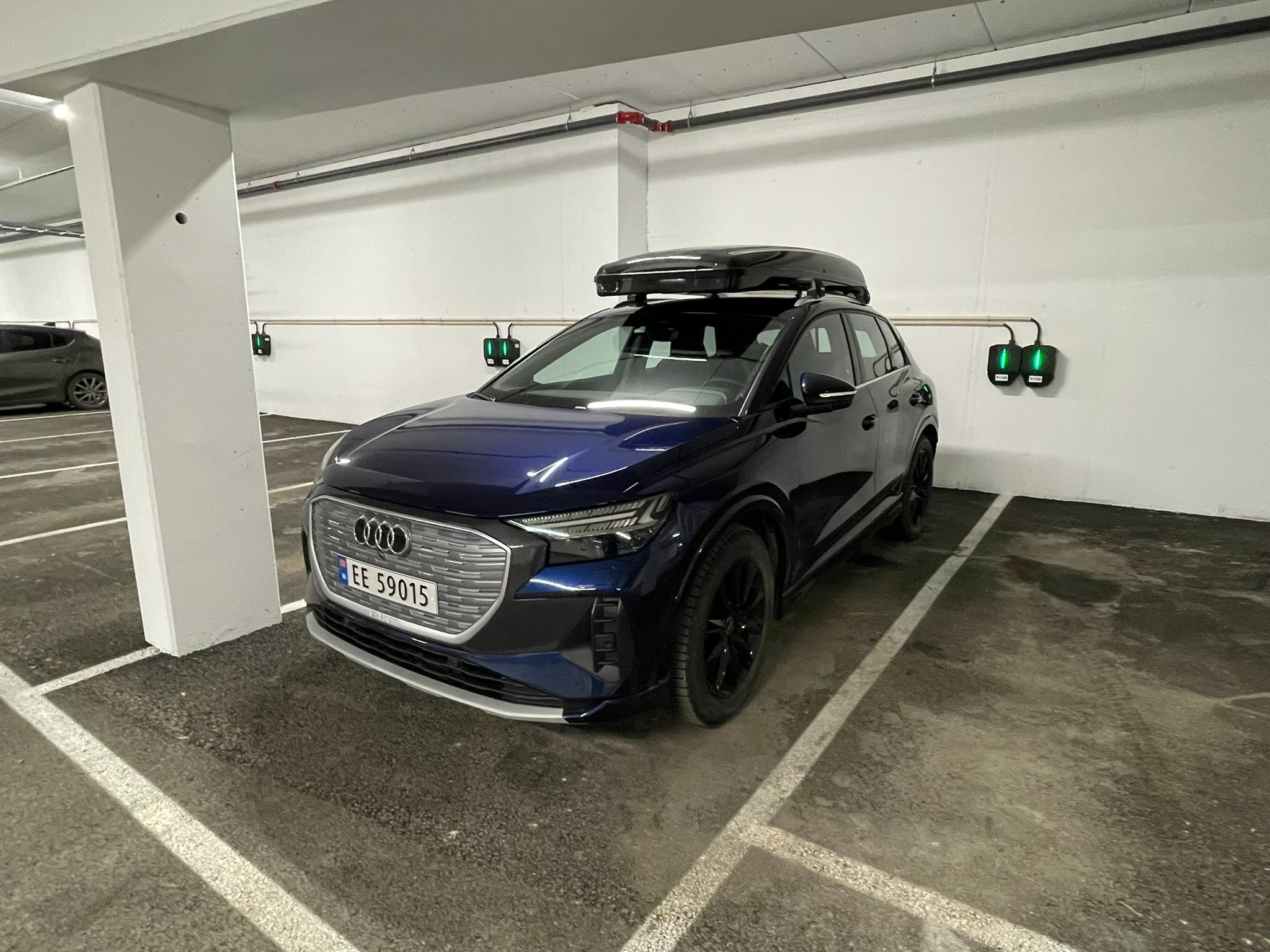 Garasjeplass med lademulighet er inkludert i leien