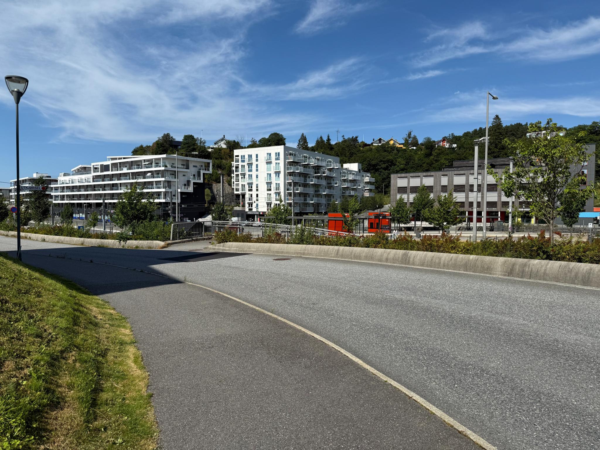 Bybane stoppet Råstølen rett utenfor blokken