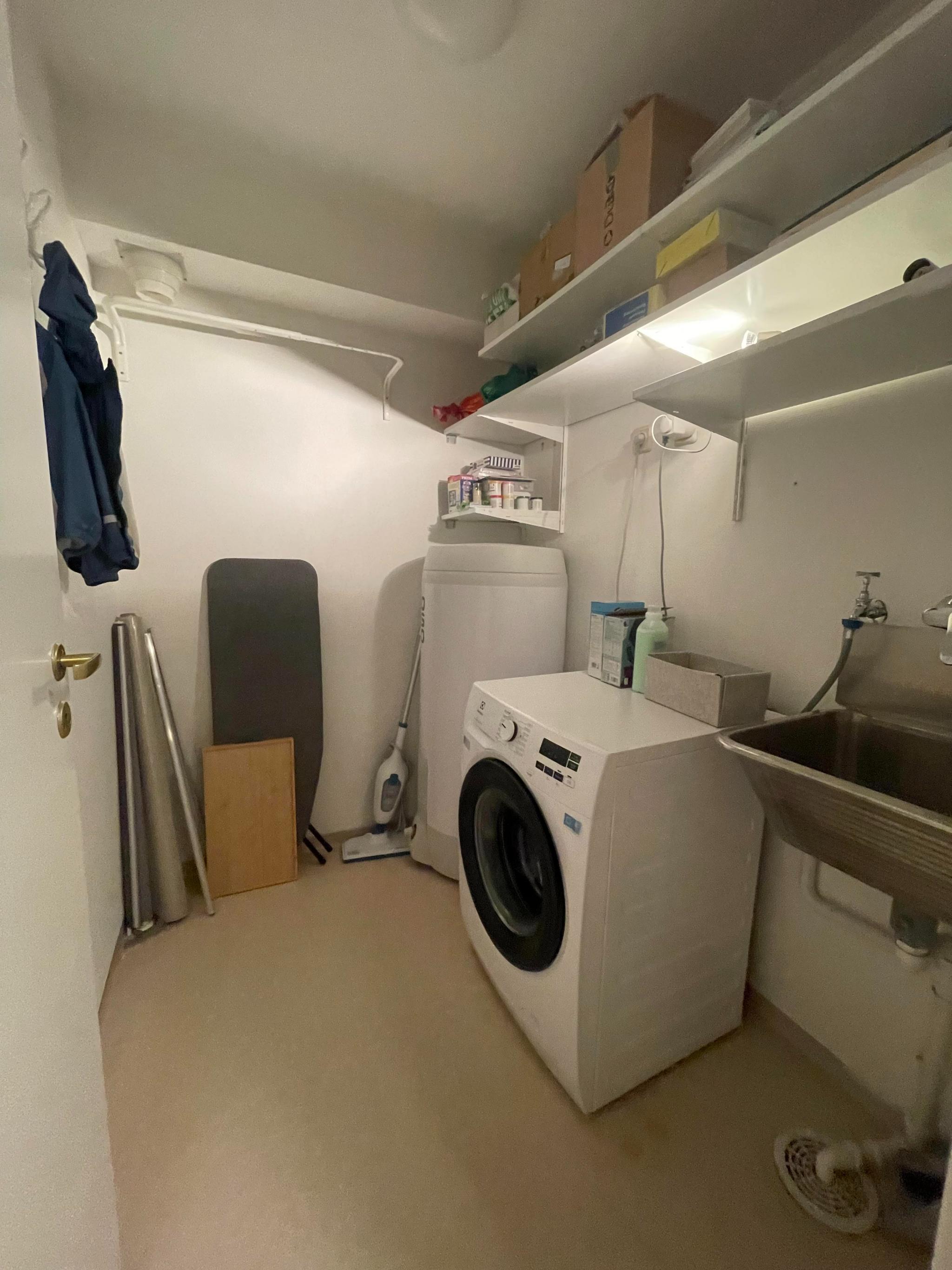 Praktisk vaskerom.