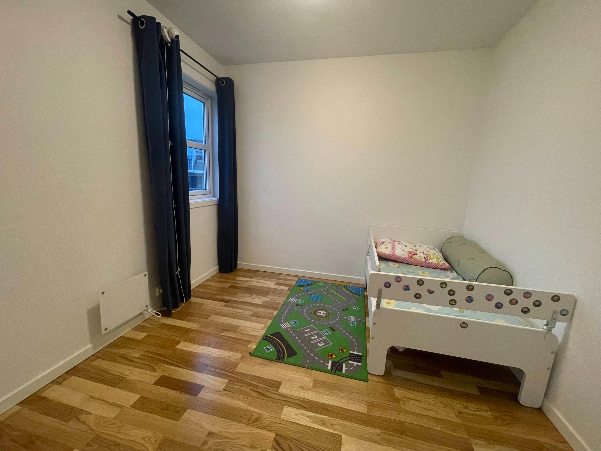 Soverom 2, egner seg ypperlig som barnerom, gjesterom eller kontor.