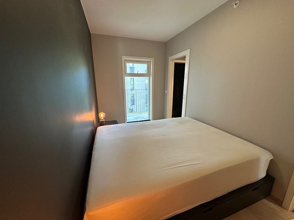 Soverom med to skyvedører