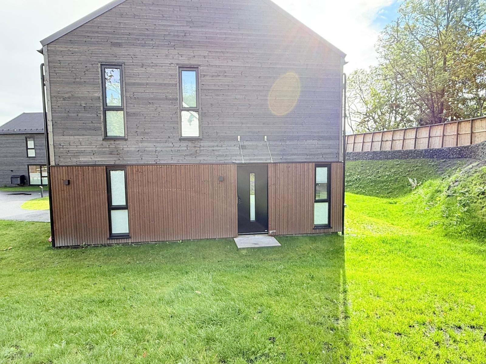 Private Entrance with a spacious outdoor area