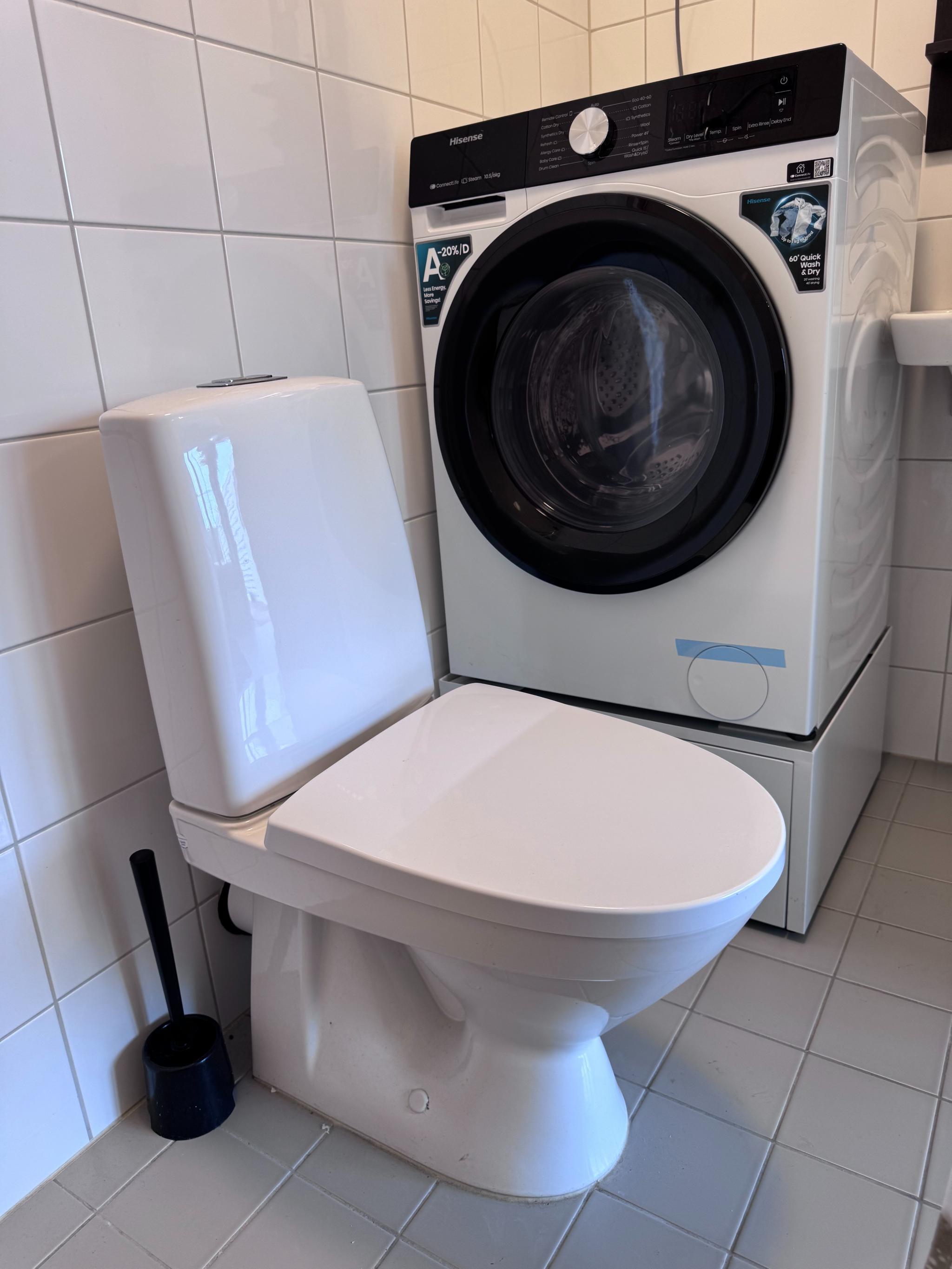 Bad med helt ny kombinert vaskemaskin og tørketrommel fra Hisense. 