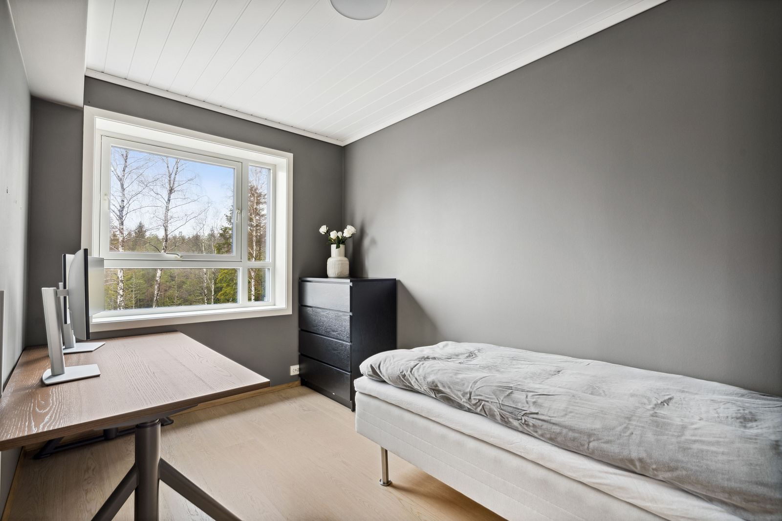 Soverom 1 vendt mot terrassen