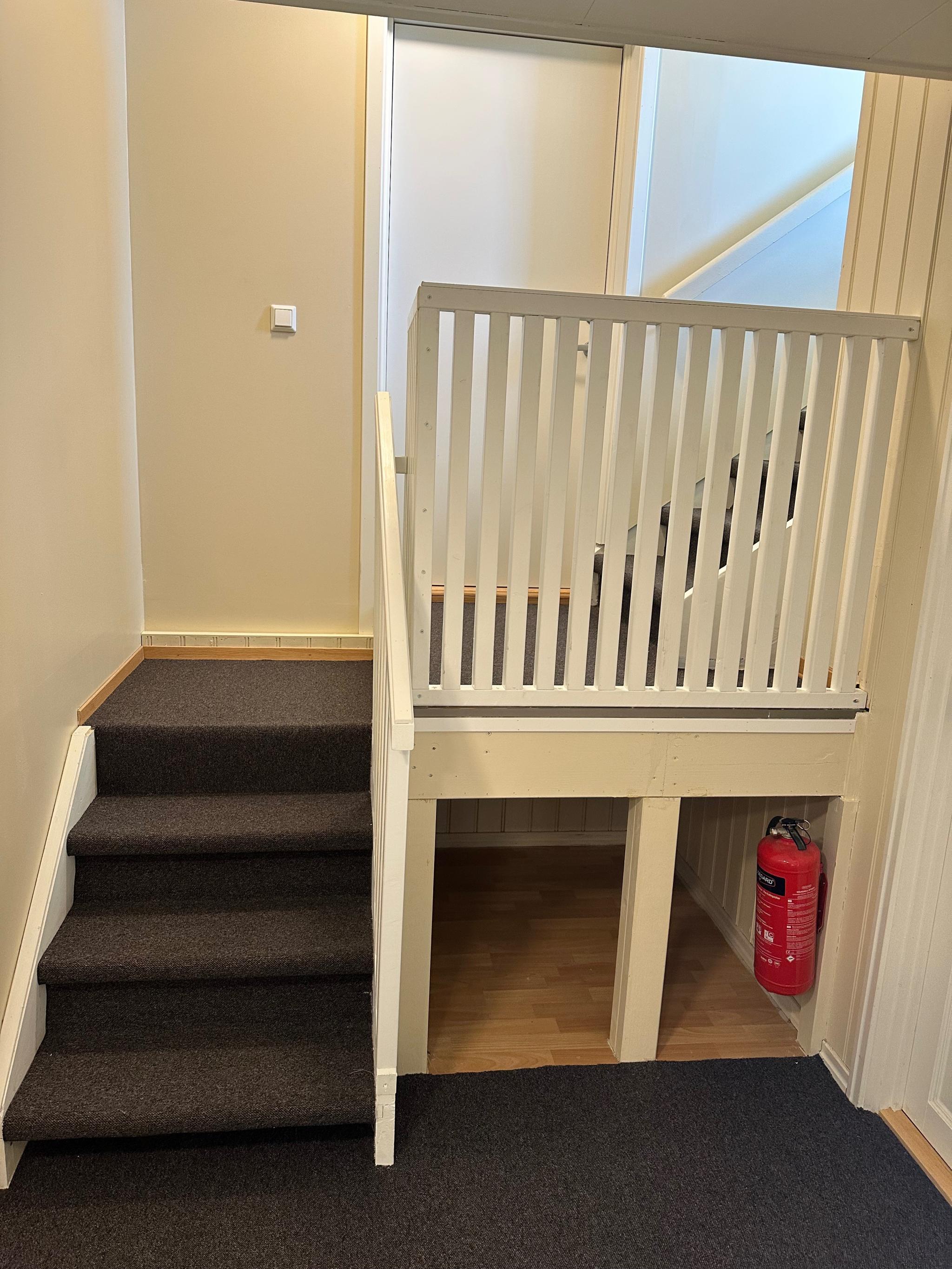 Trapp til 2.etg.