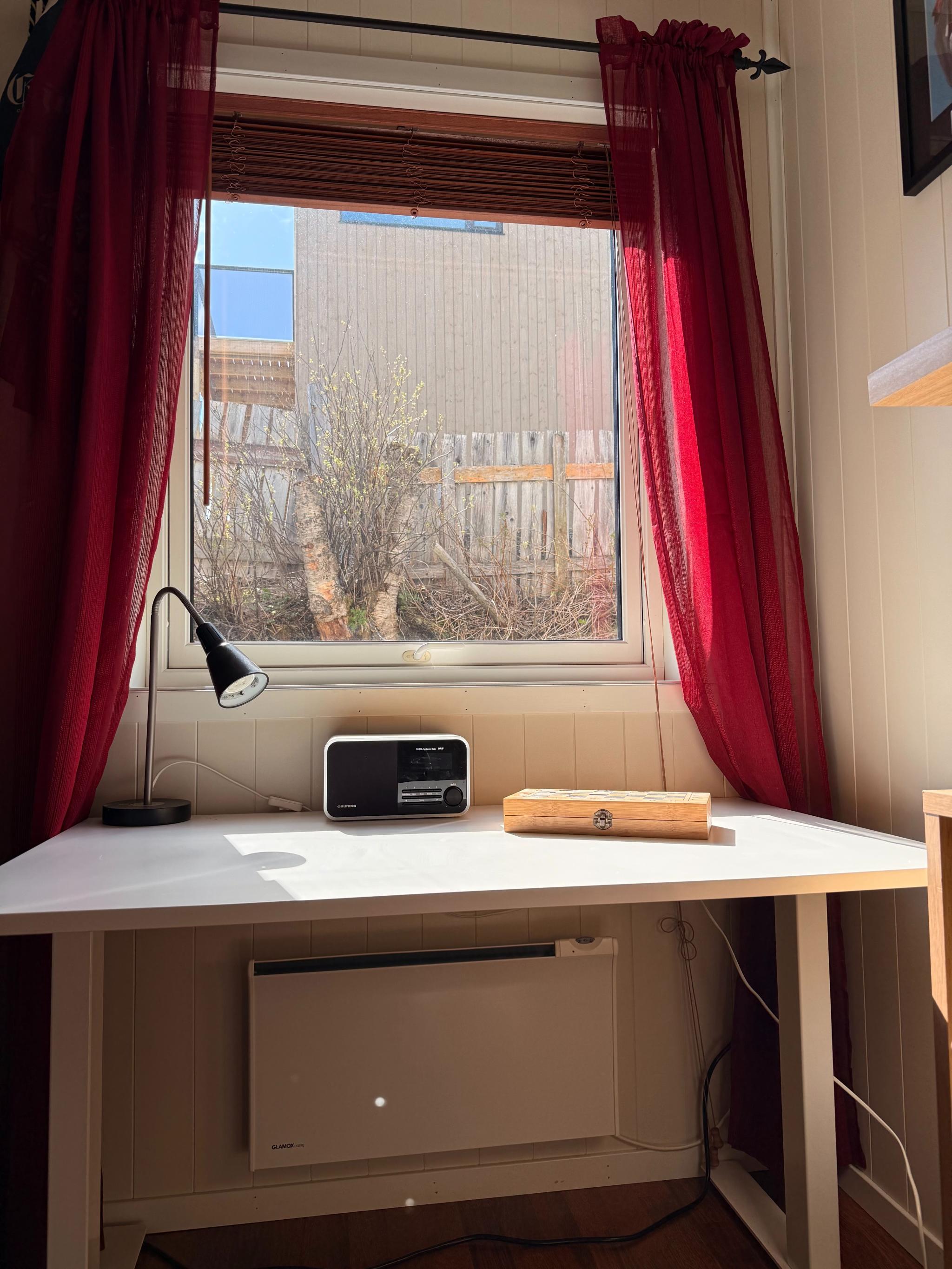 Soverom nr 2, brukes i dag som hobbyrom. Egner seg godt til barnerom eller gjesterom.