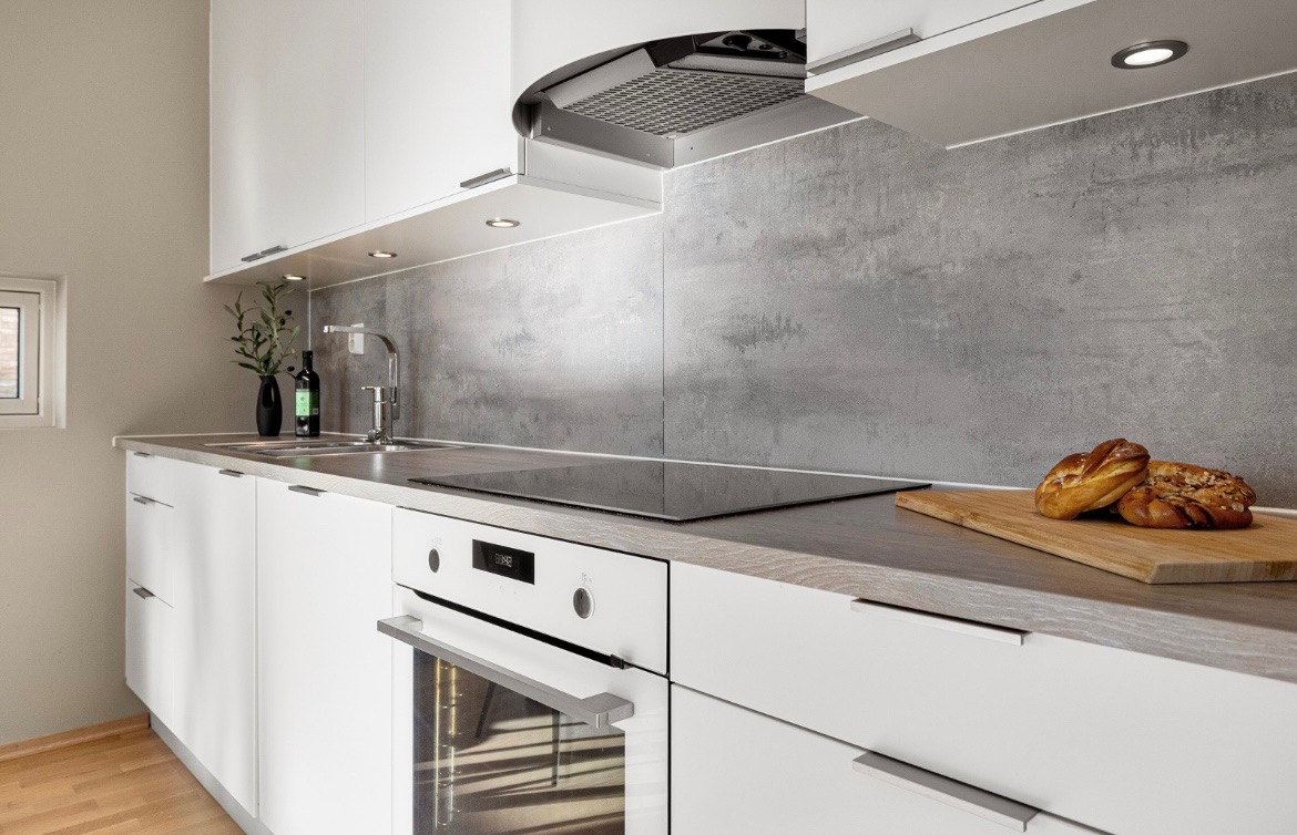 Tidløst og stilren kjøkkeninnredning fra byggeår 2019