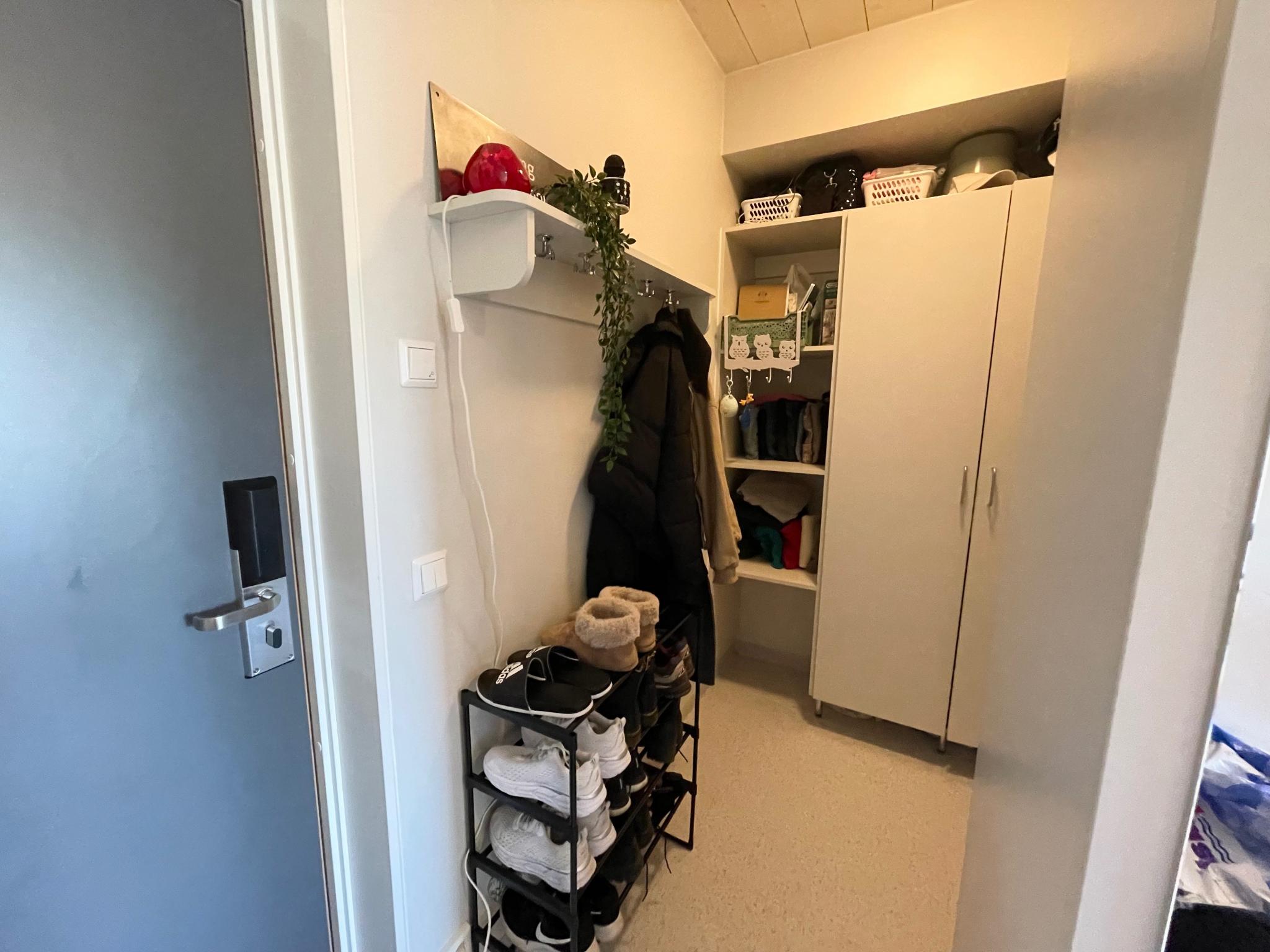 There is more storage in this area that I couldn't capture with a photo.