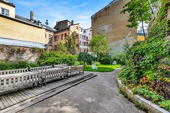 Felles utemøbler og grill