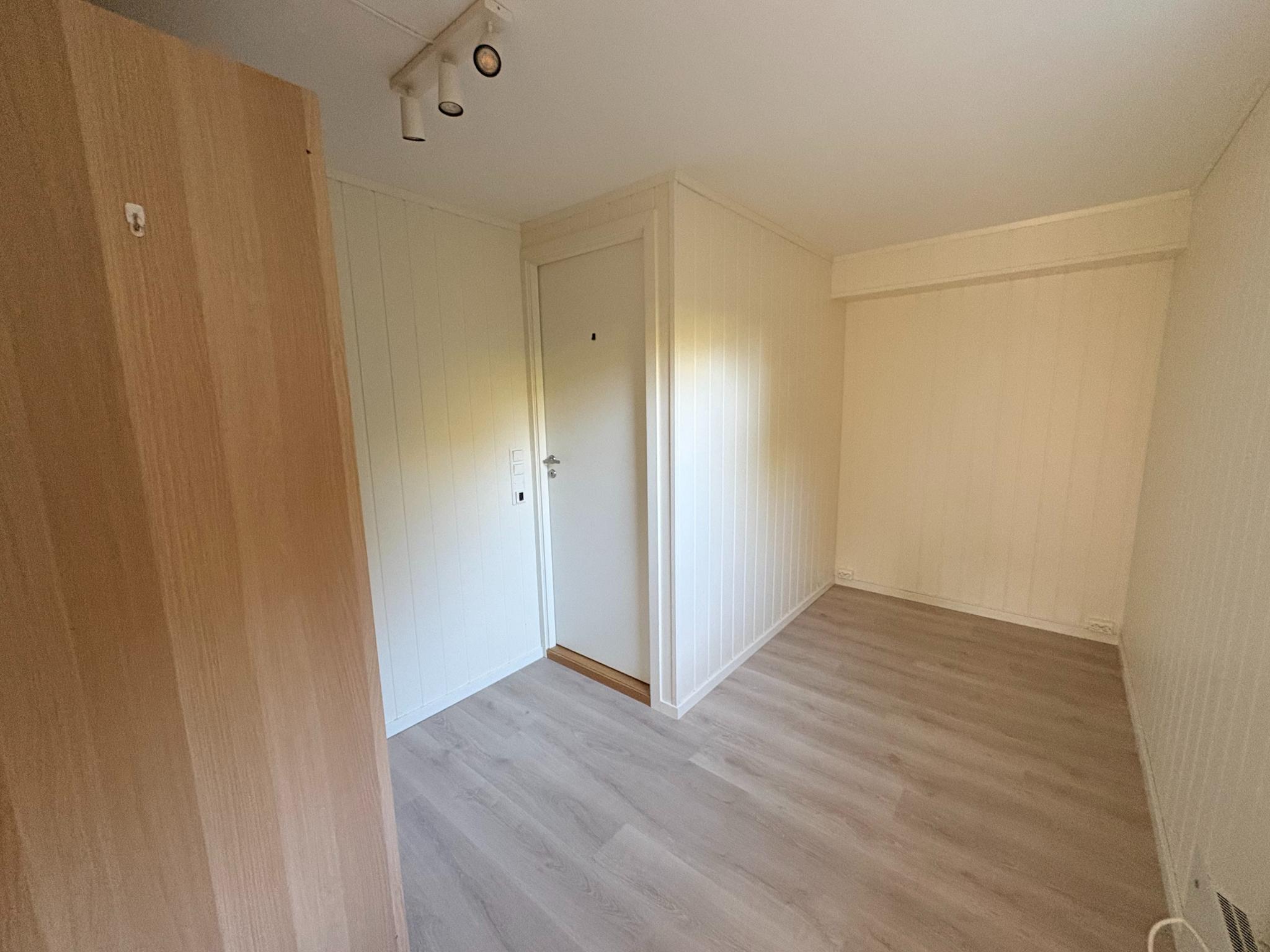 Soverom - separat soverom med praktisk sovealkove på ca. 154 x over 2 meter