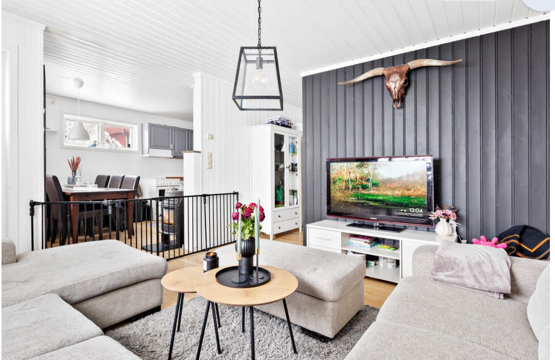 Stue. Ingen møbler følger med.