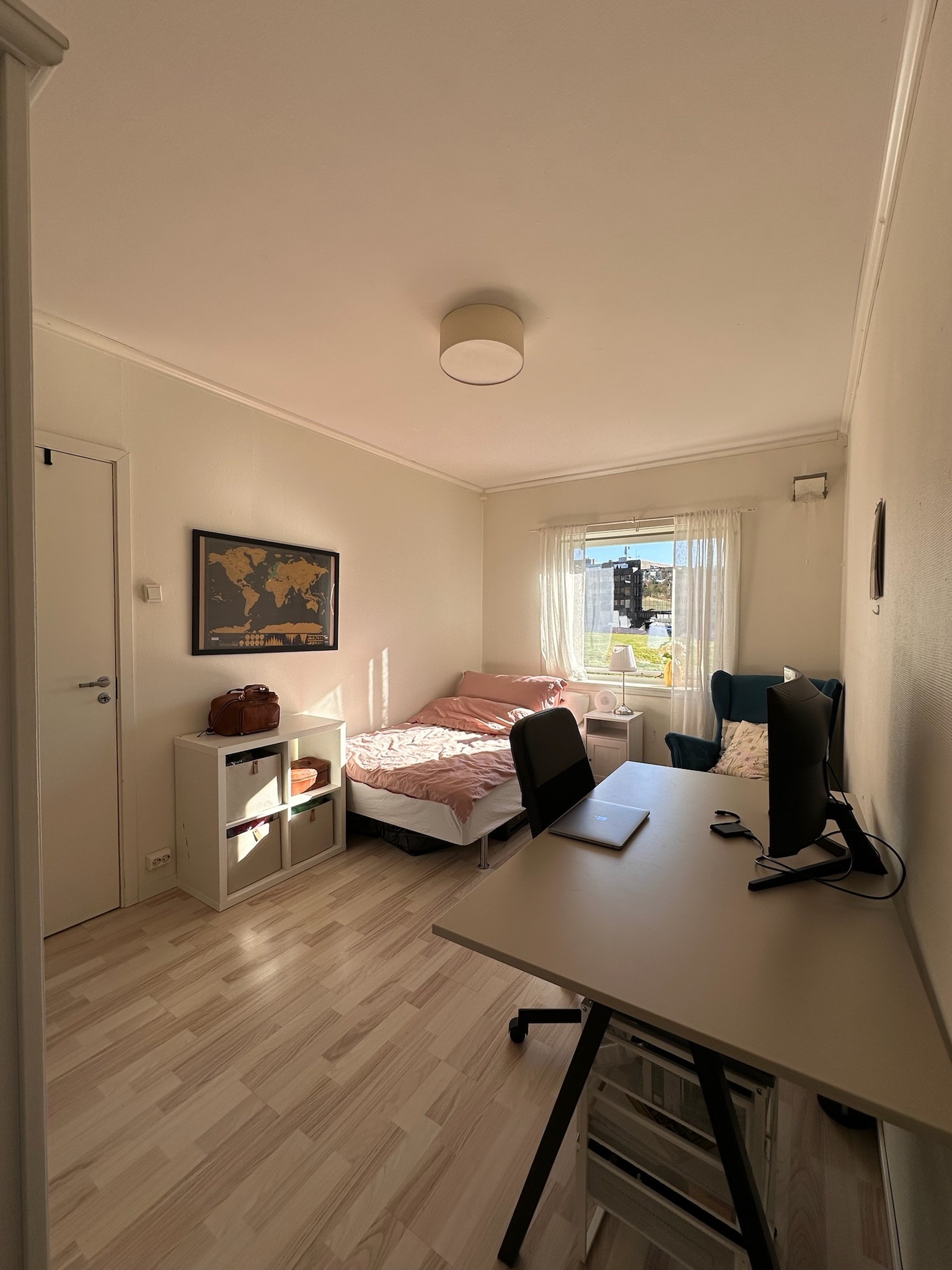 Sov-1 
Møbler utenom garderobeskap ikke inkludert