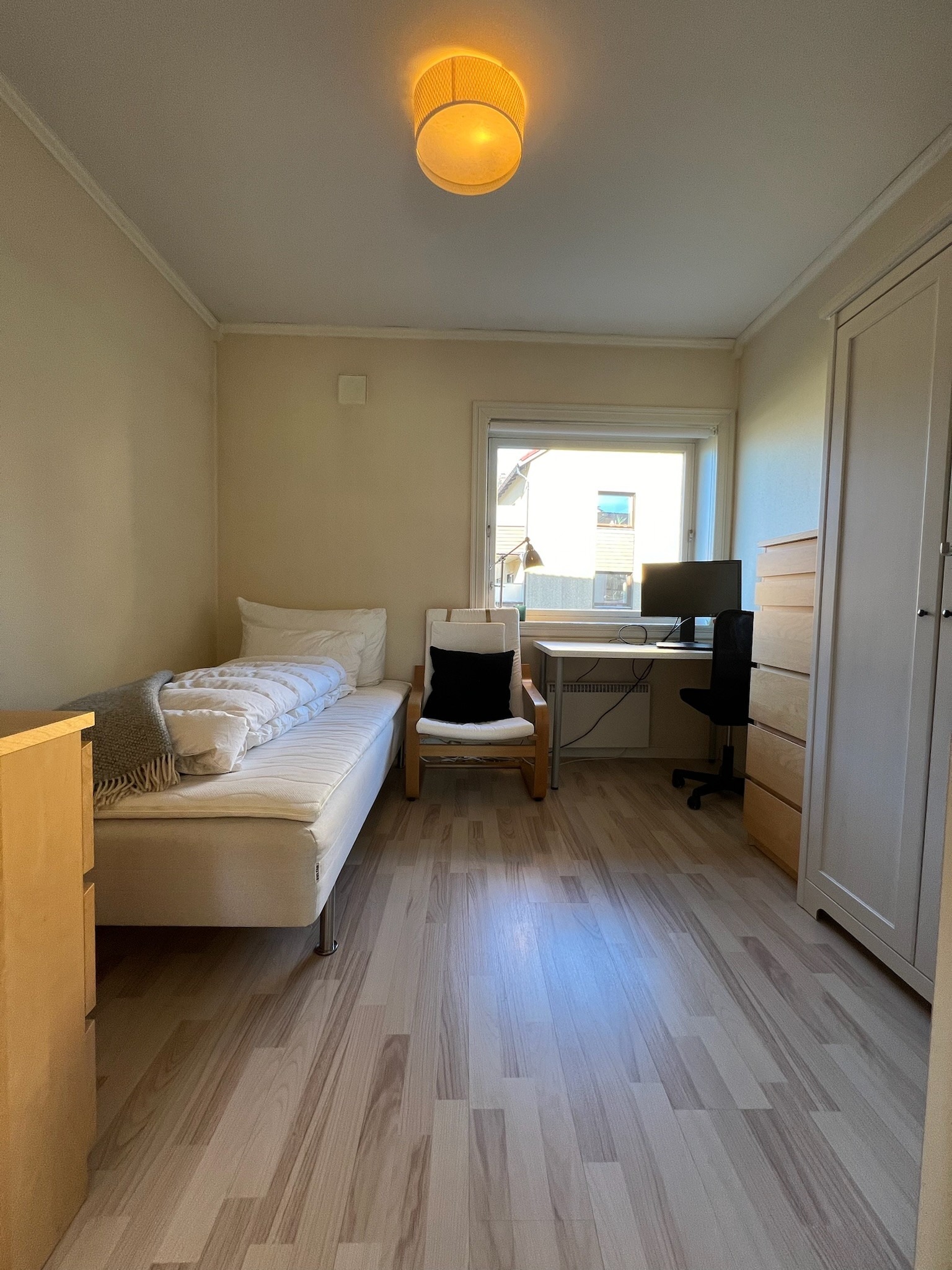 Sov 2 
Møbler utenom Garderobeskap ikke inkludert
