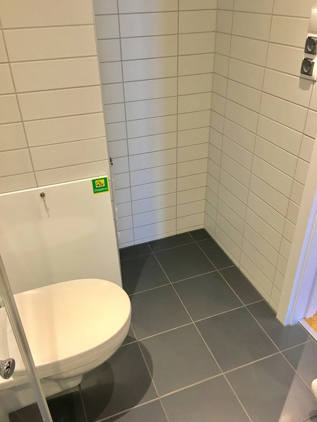 Toalett og opplegg for vaskemaskin/tørketrommel