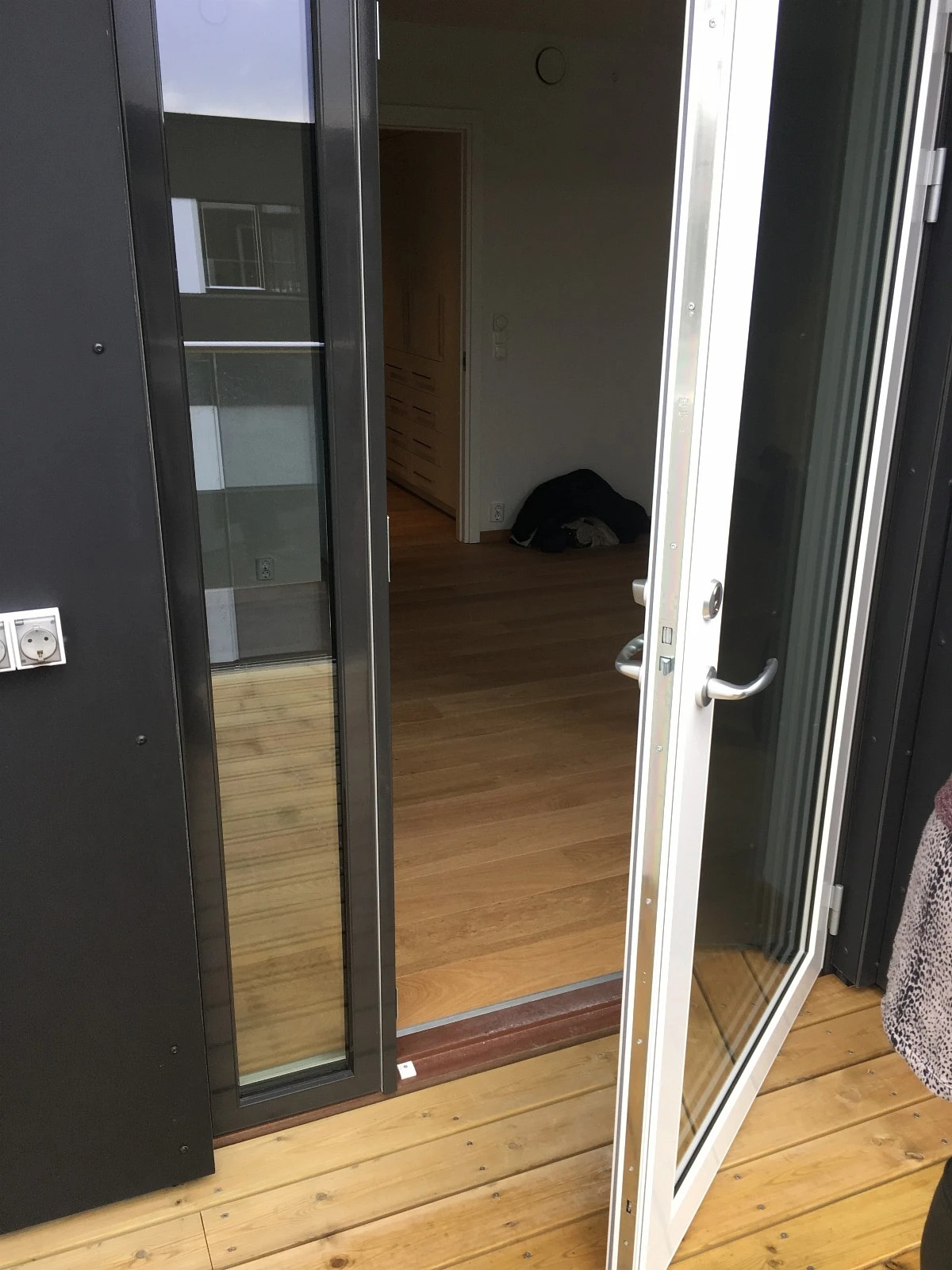 Balkongdøren sett utenfra