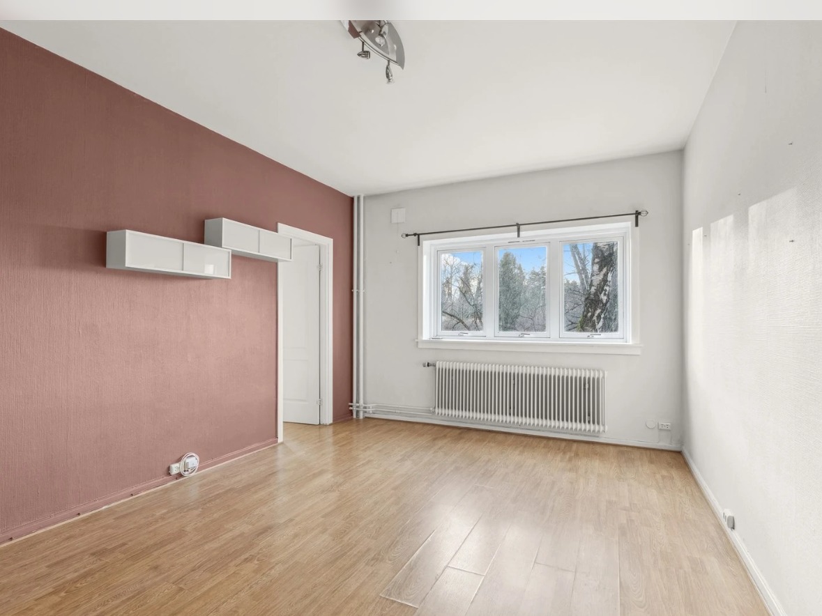 Stor og romslig stue 