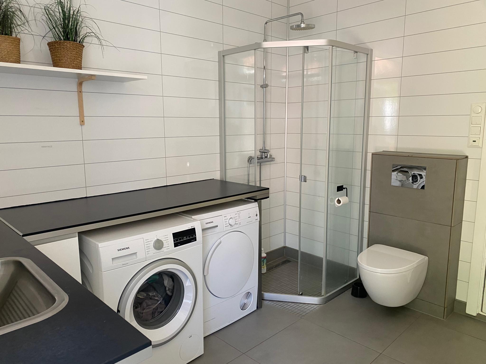 Vaskerom/bad i 1. etasje.