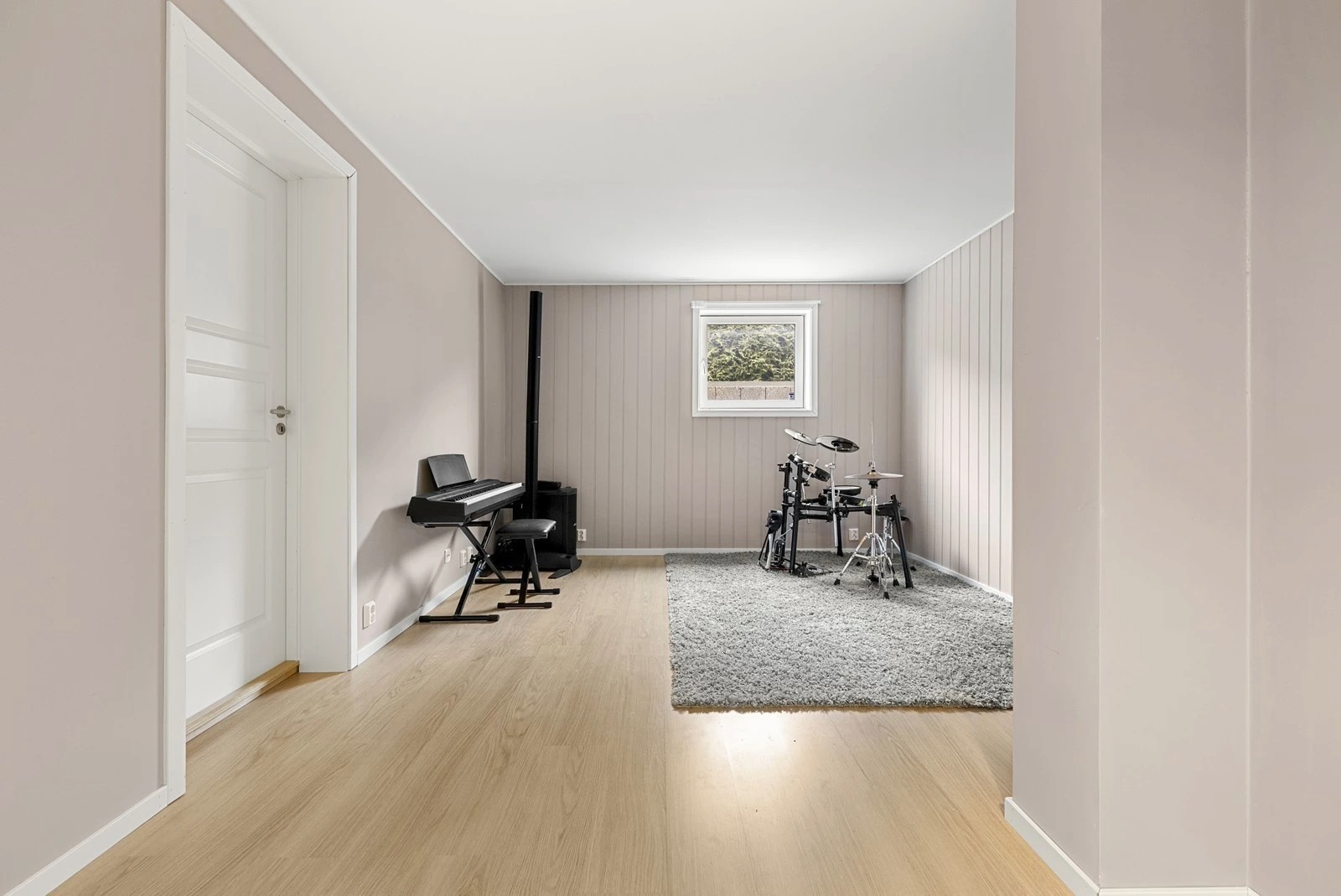 Stor stue. Varme i gulv.